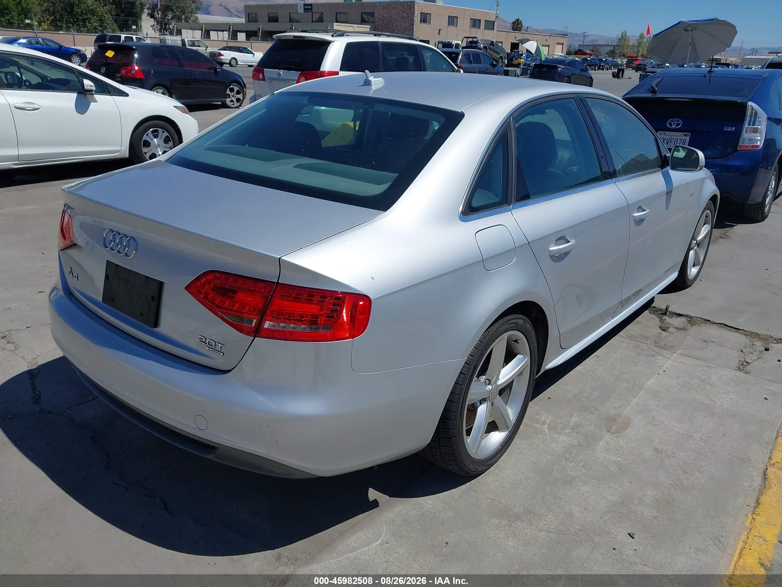 2012 Audi A4 2.0t Premium Silver vin: WAUFFAFL1CA005526
