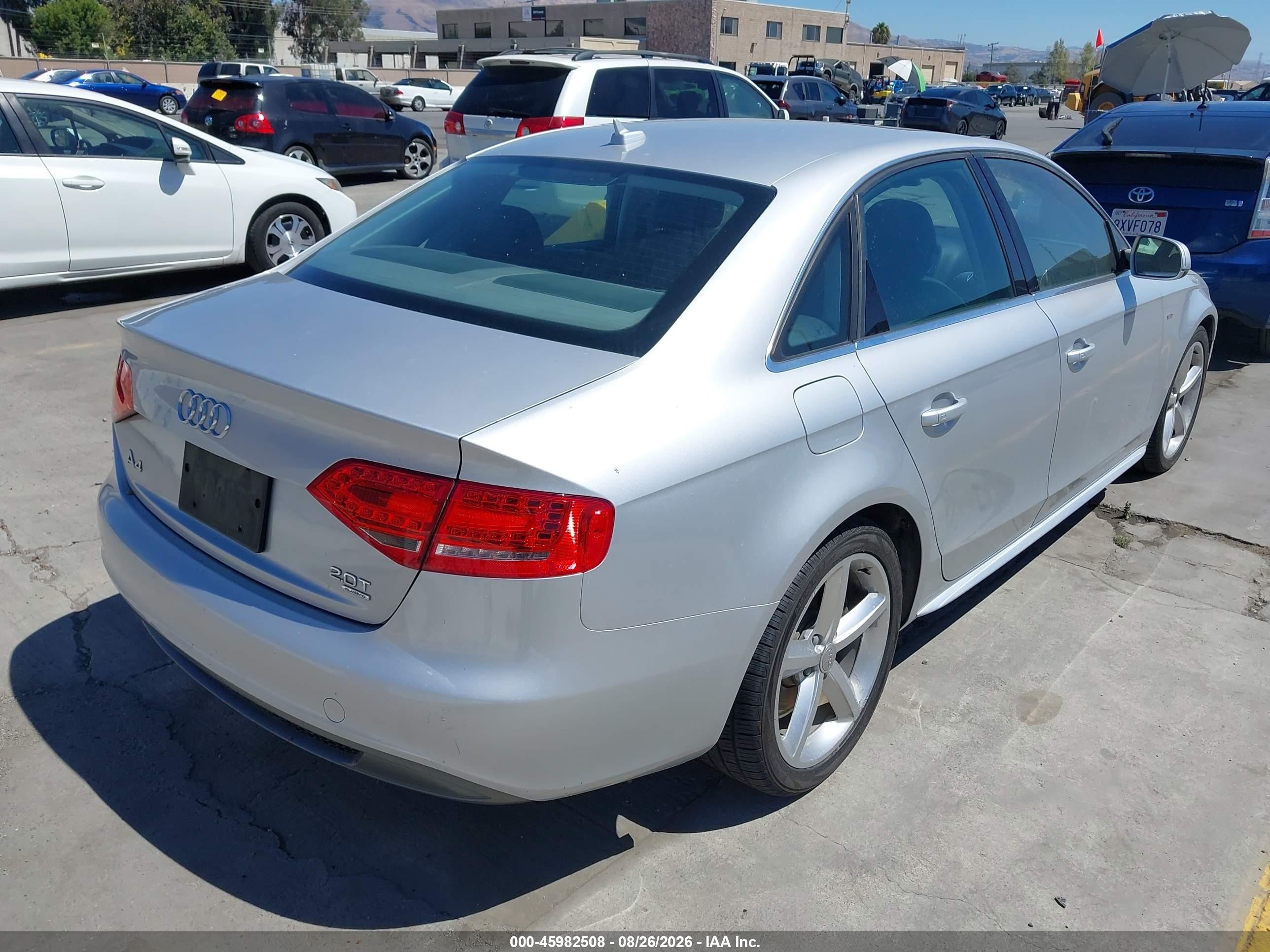 2012 Audi A4 2.0t Premium Silver vin: WAUFFAFL1CA005526