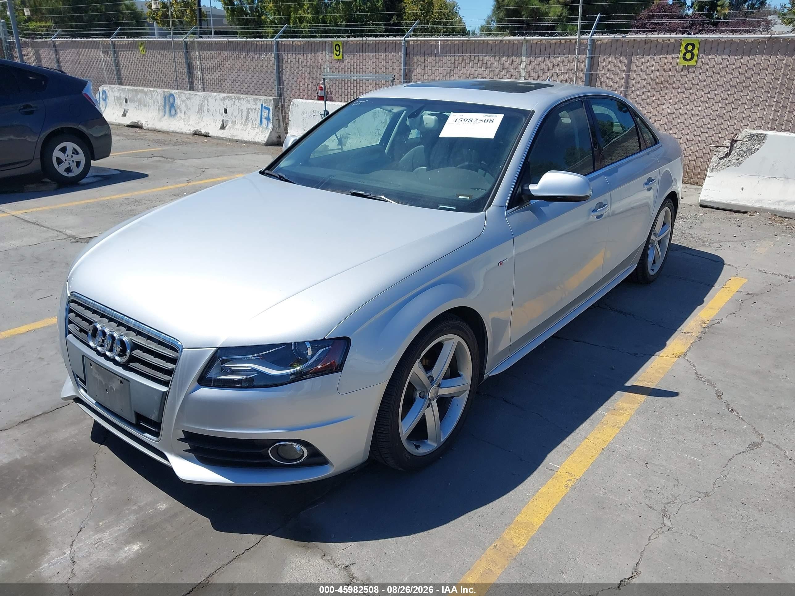 2012 Audi A4 2.0t Premium Silver vin: WAUFFAFL1CA005526