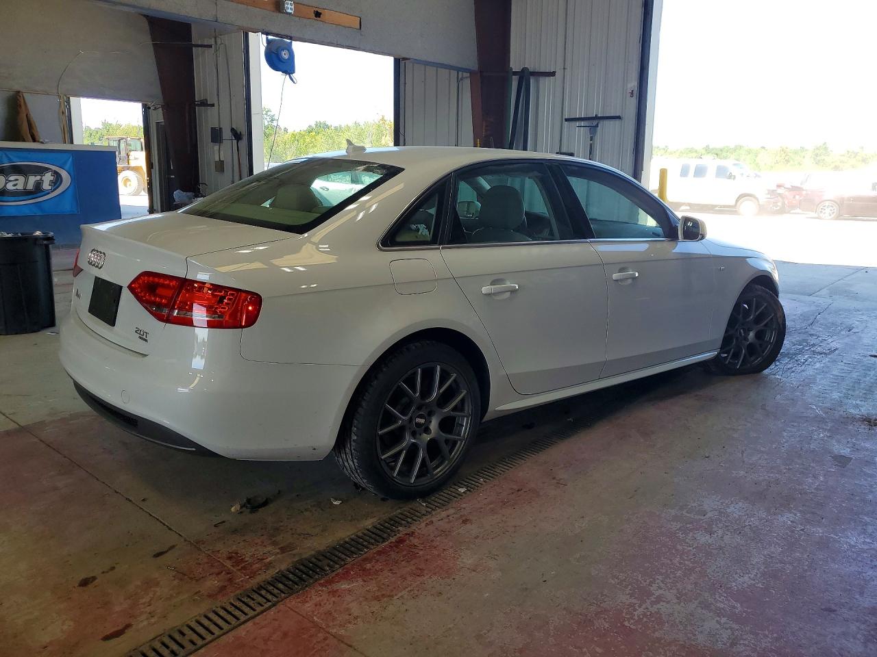2012 Audi A4 Premium Plus White vin: WAUFFAFL1CA088696