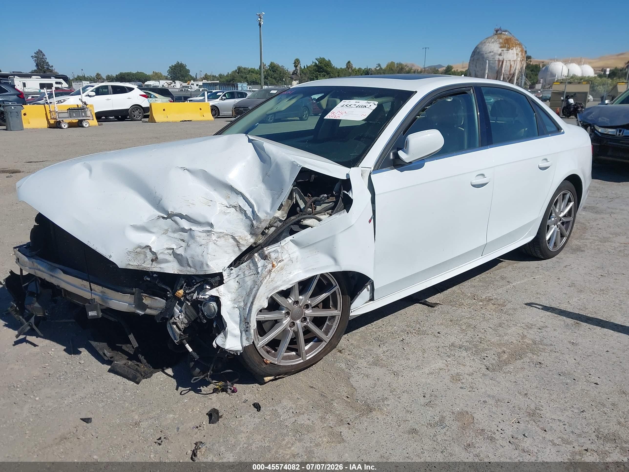 2015 Audi A4 2.0t Premium White vin: WAUFFAFL1FN003854