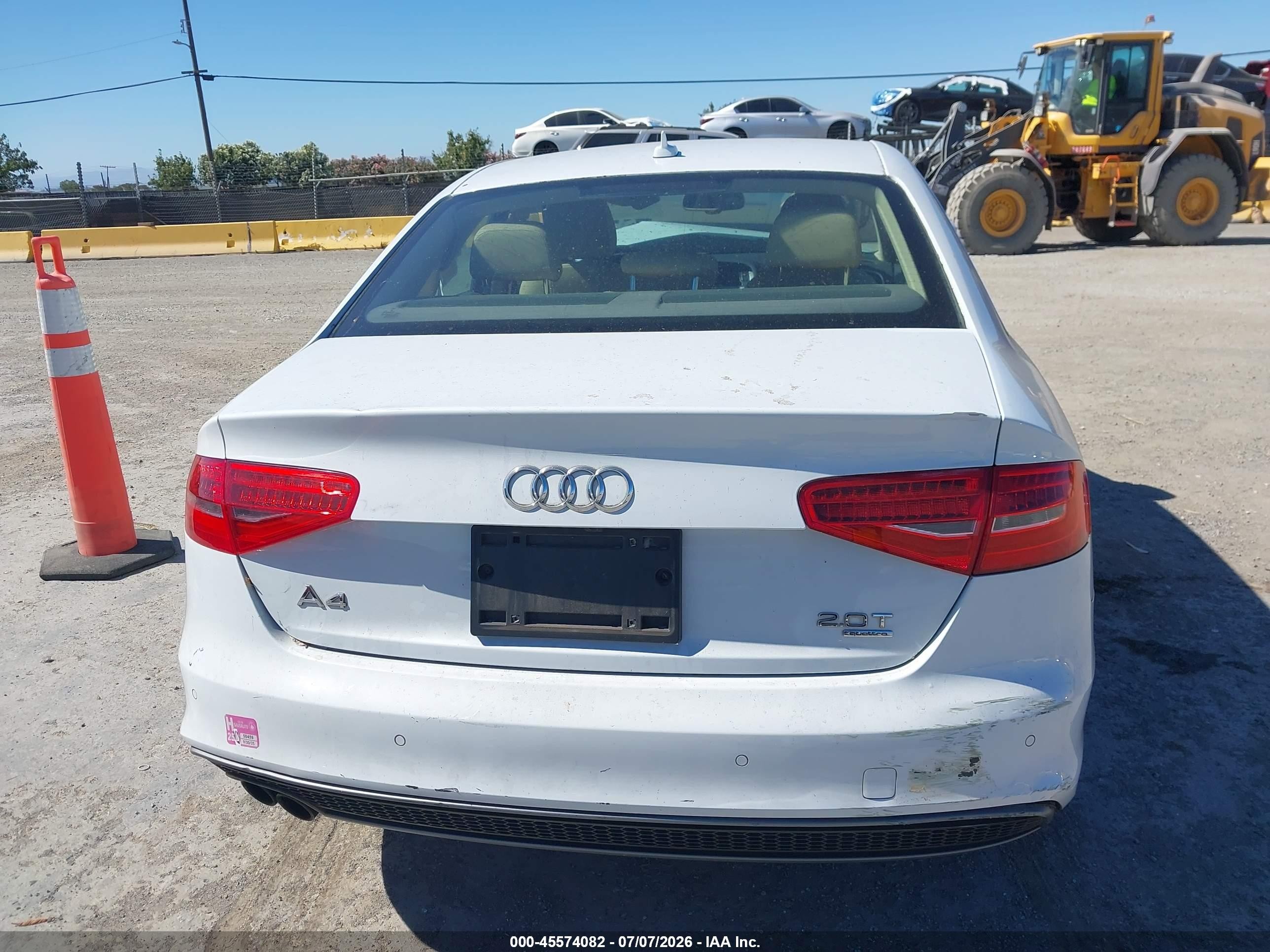2015 Audi A4 2.0t Premium White vin: WAUFFAFL1FN003854