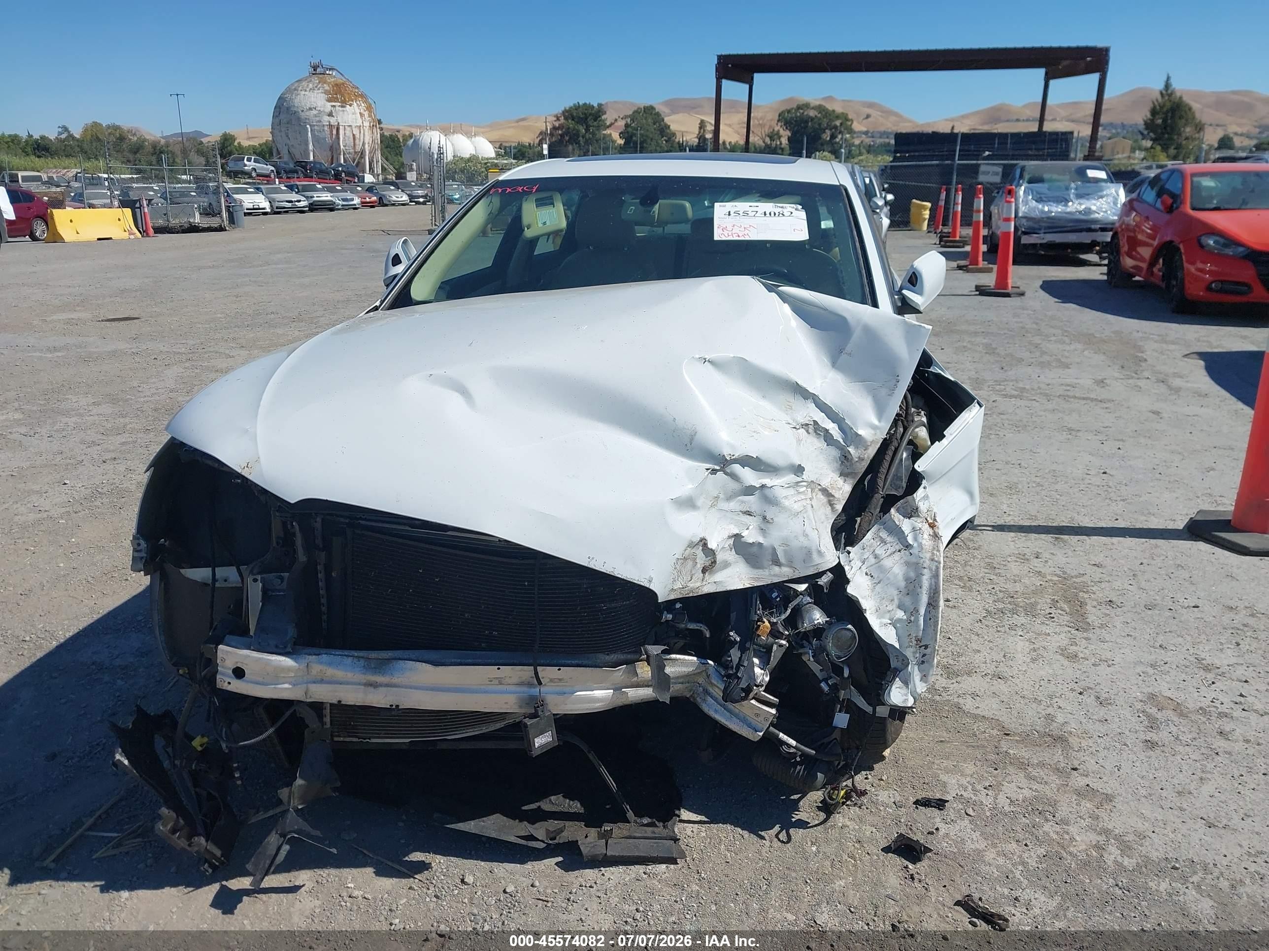 2015 Audi A4 2.0t Premium White vin: WAUFFAFL1FN003854
