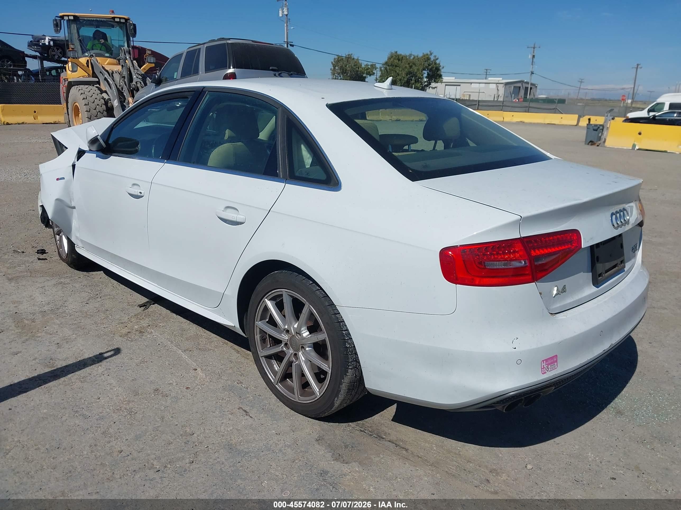2015 Audi A4 2.0t Premium White vin: WAUFFAFL1FN003854