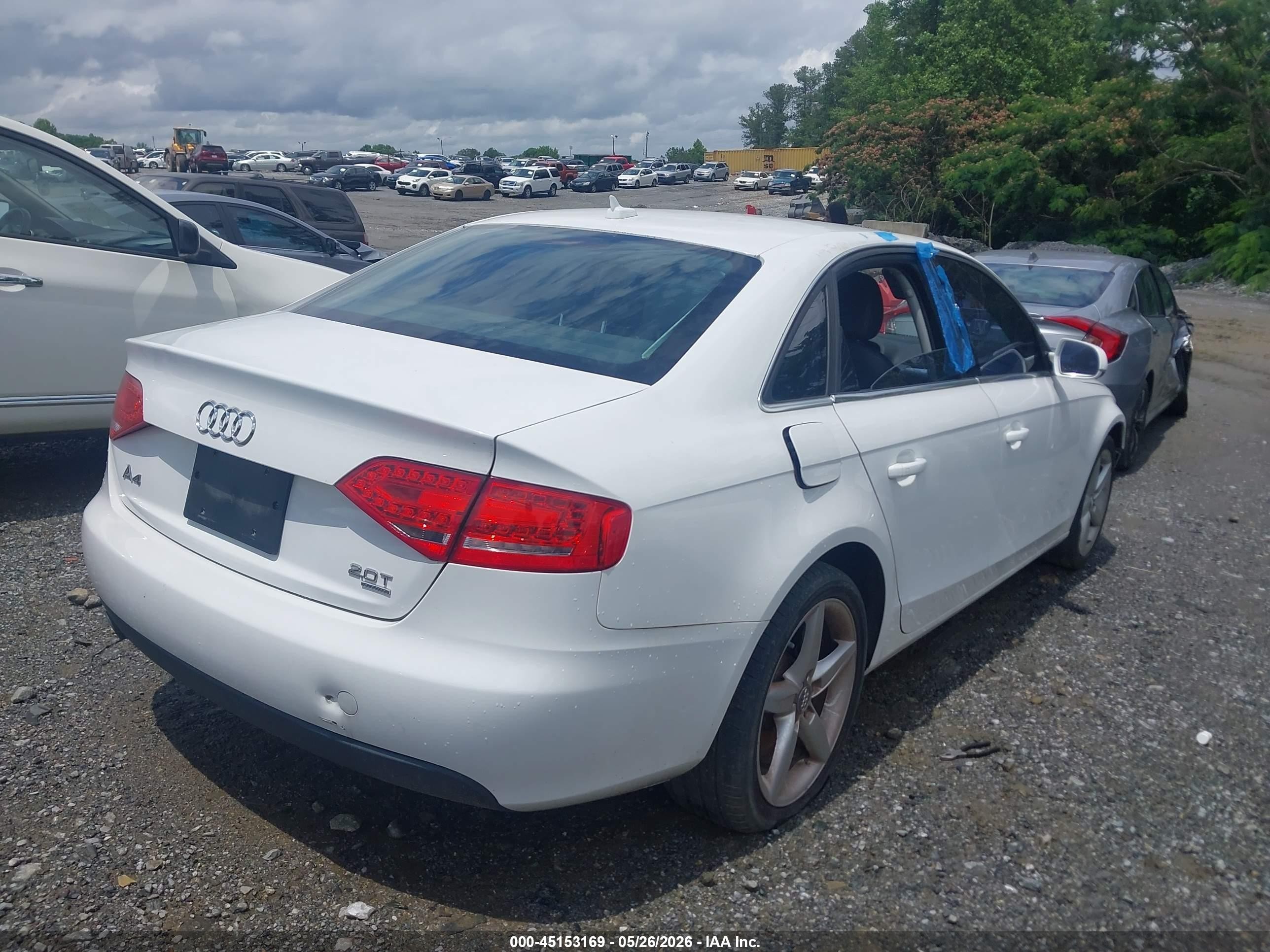 2011 Audi A4 2.0t Premium White vin: WAUFFAFL2BN056122