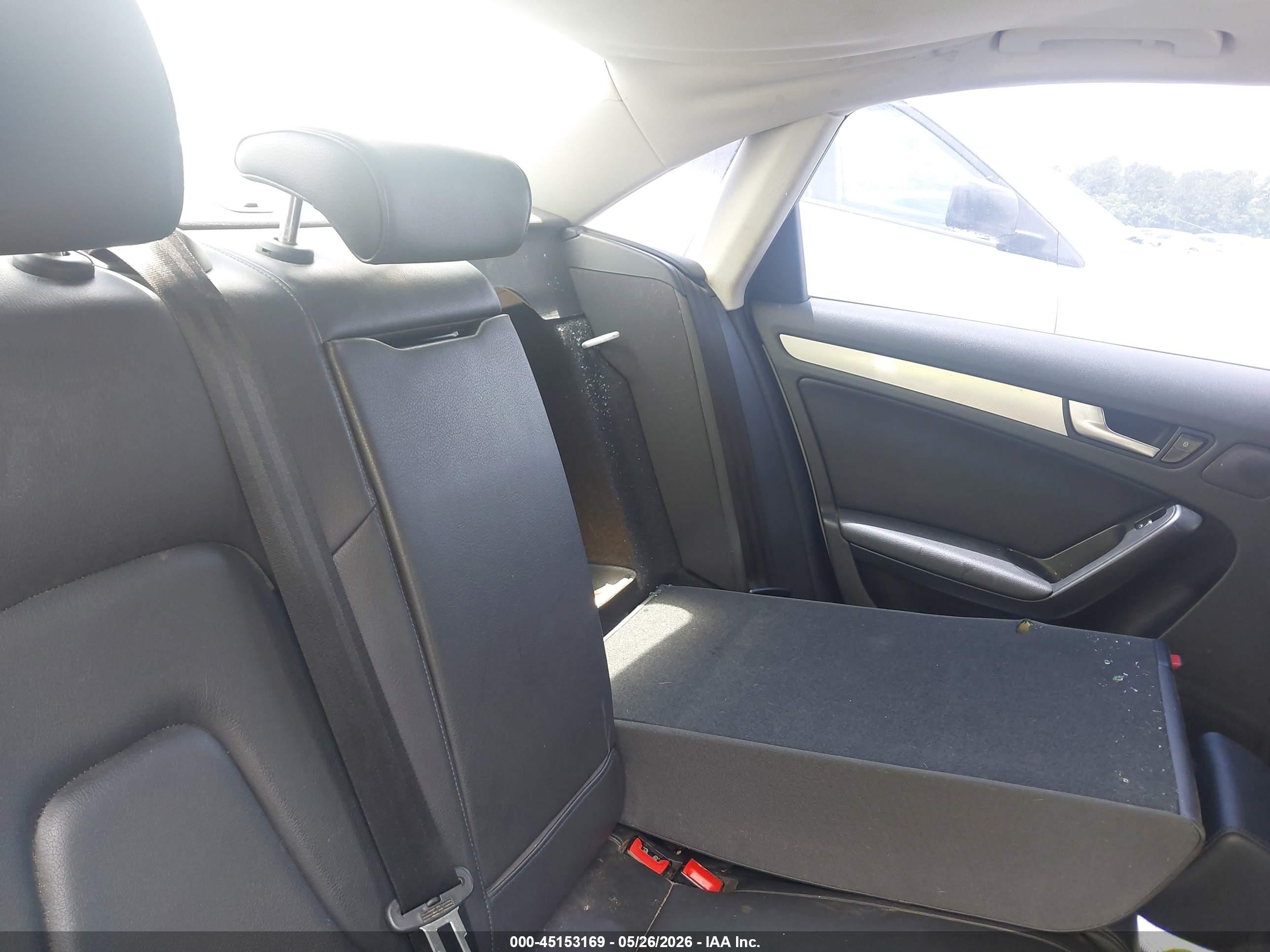 2011 Audi A4 2.0t Premium White vin: WAUFFAFL2BN056122
