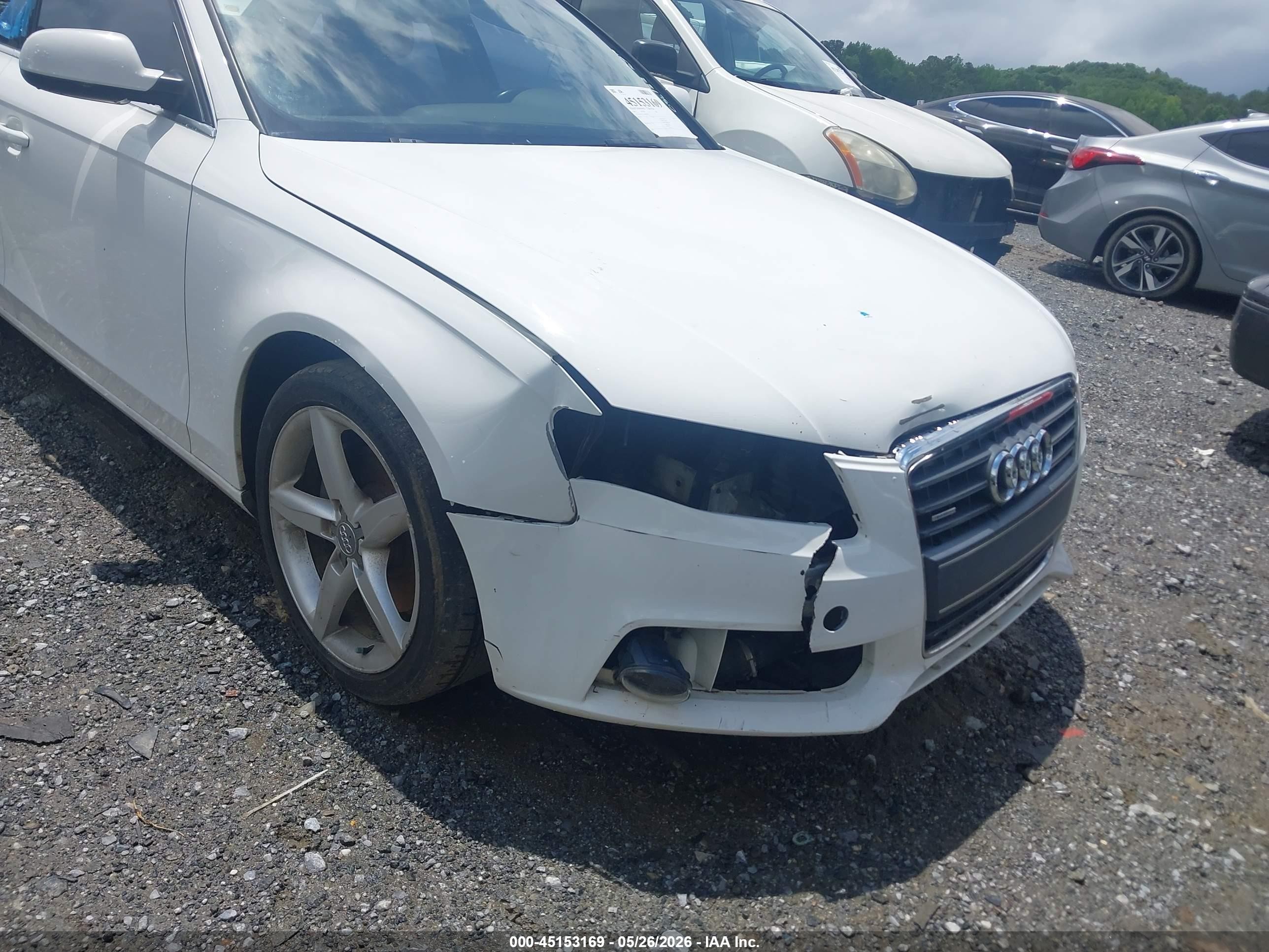2011 Audi A4 2.0t Premium White vin: WAUFFAFL2BN056122
