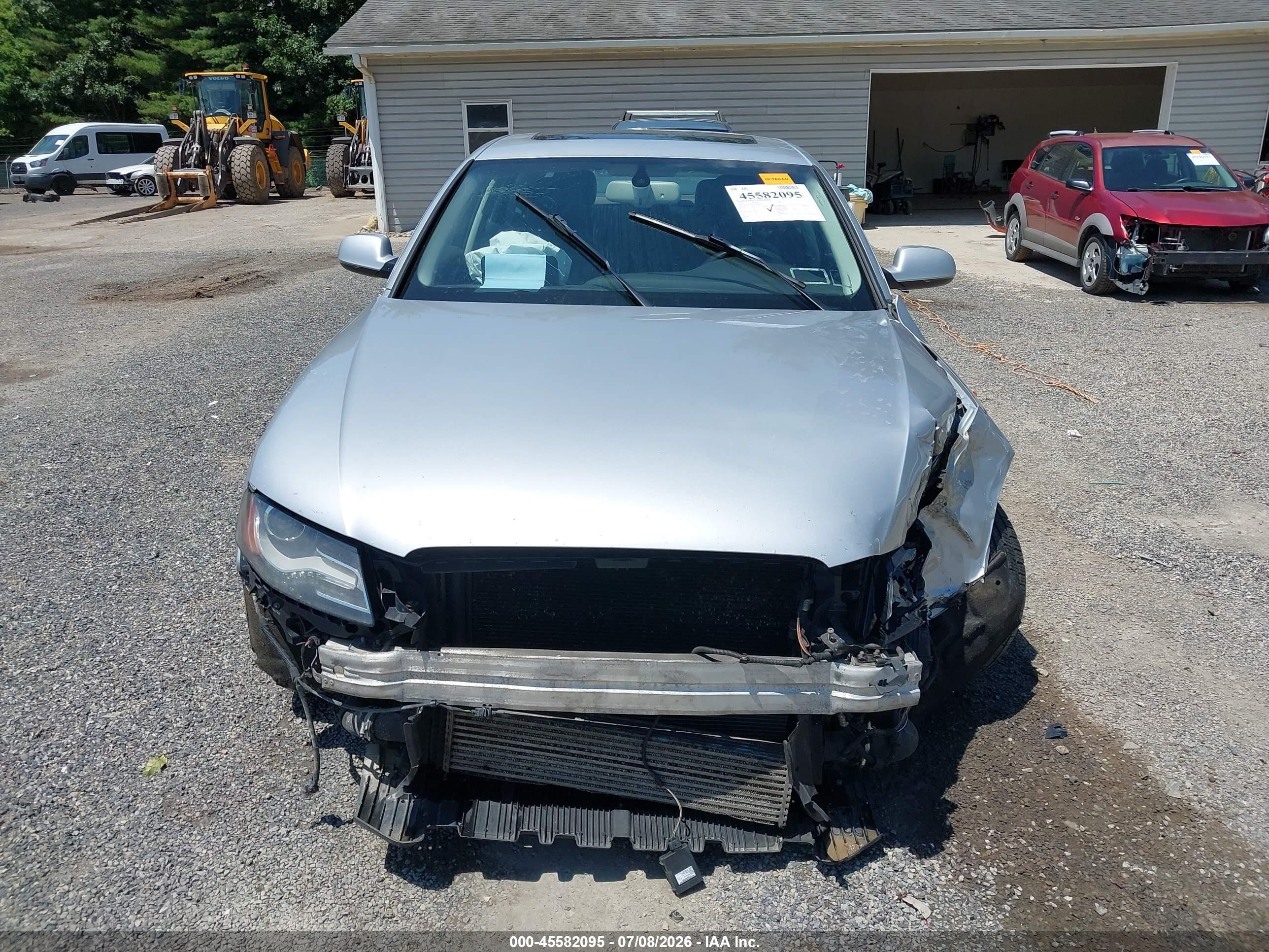 2012 Audi A4 2.0t Premium Plus Silver vin: WAUFFAFL2CN008072