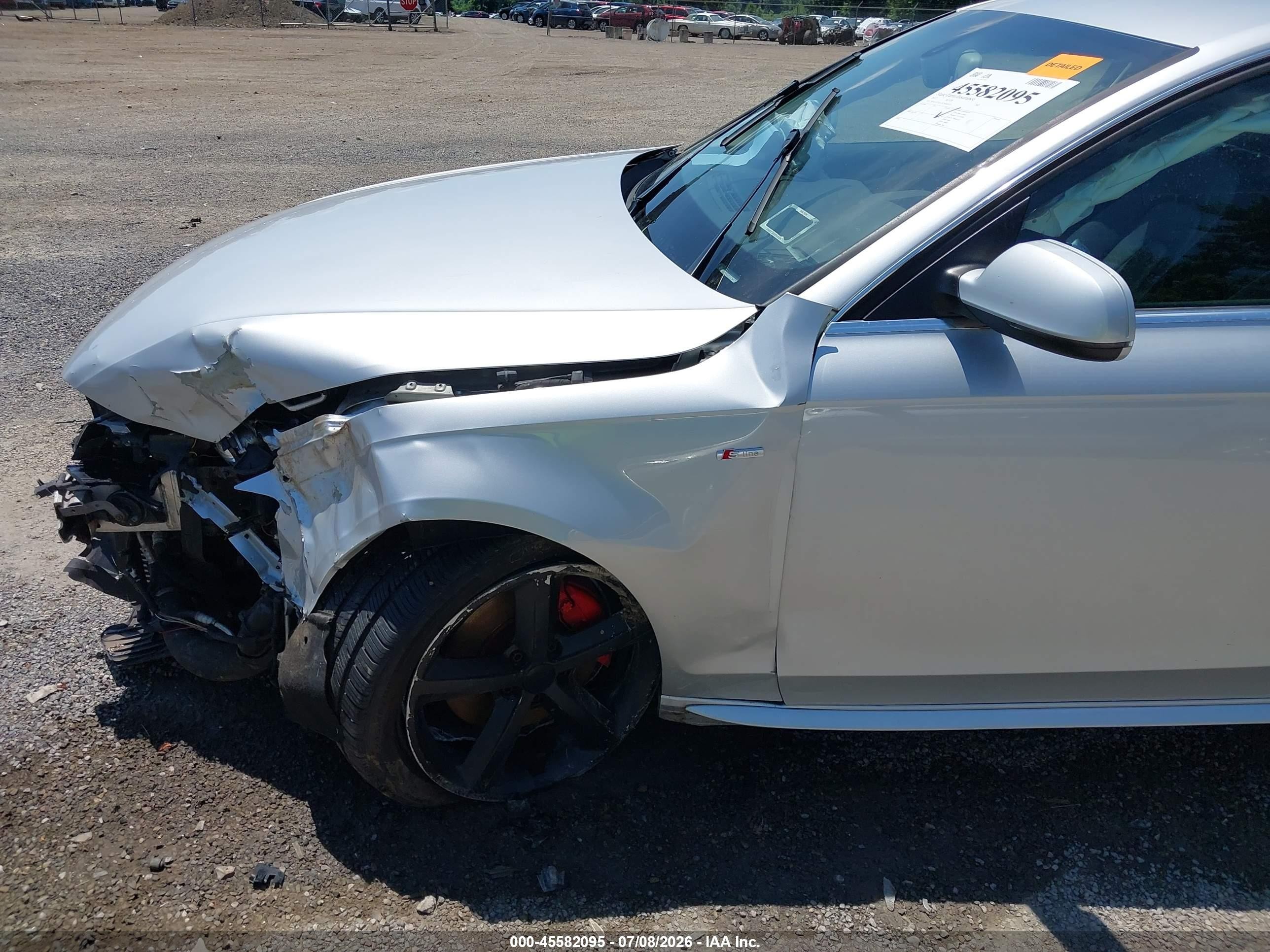 2012 Audi A4 2.0t Premium Plus Silver vin: WAUFFAFL2CN008072