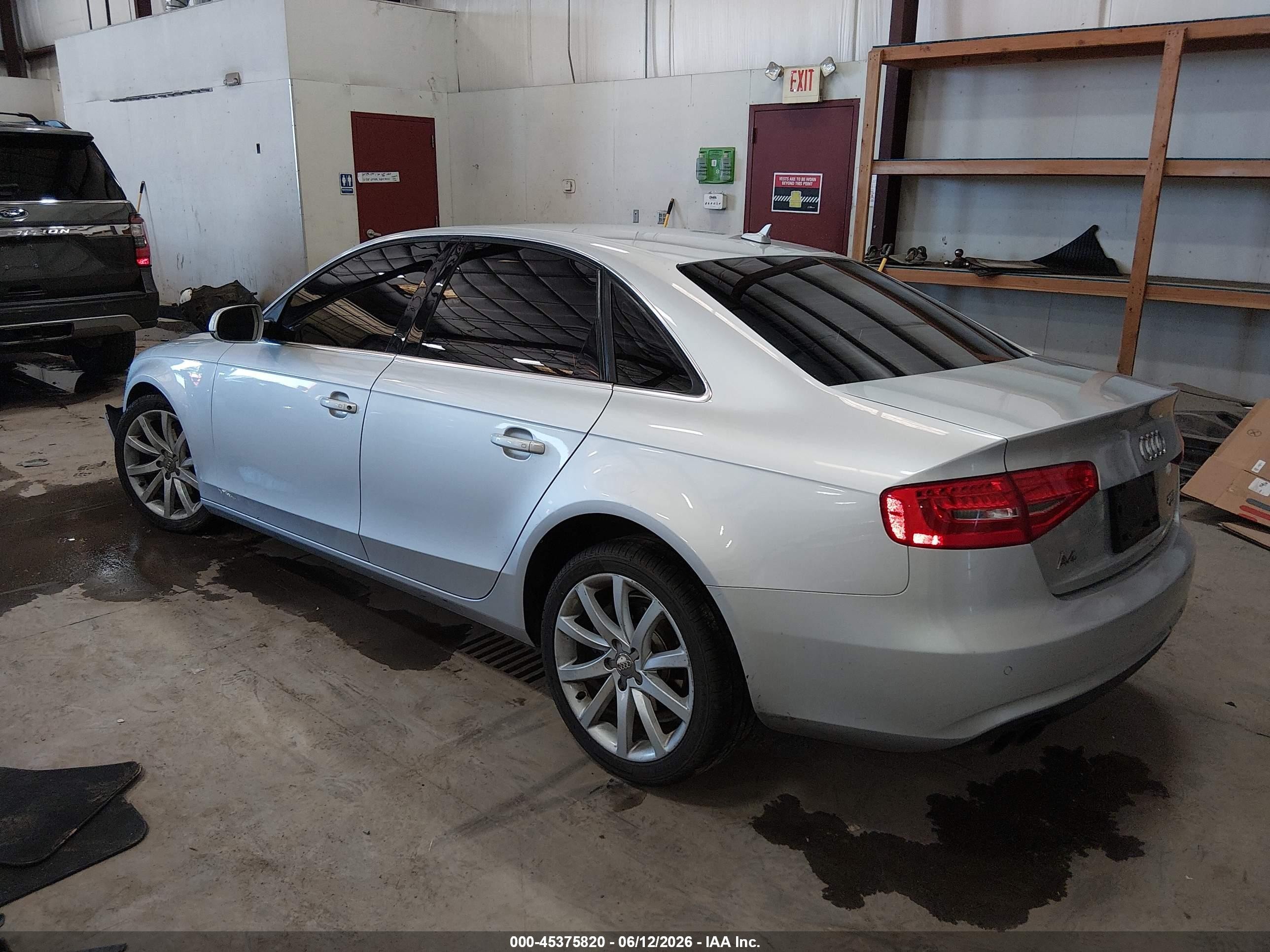 2013 Audi A4 2.0t Premium Silver vin: WAUFFAFL2DN004430