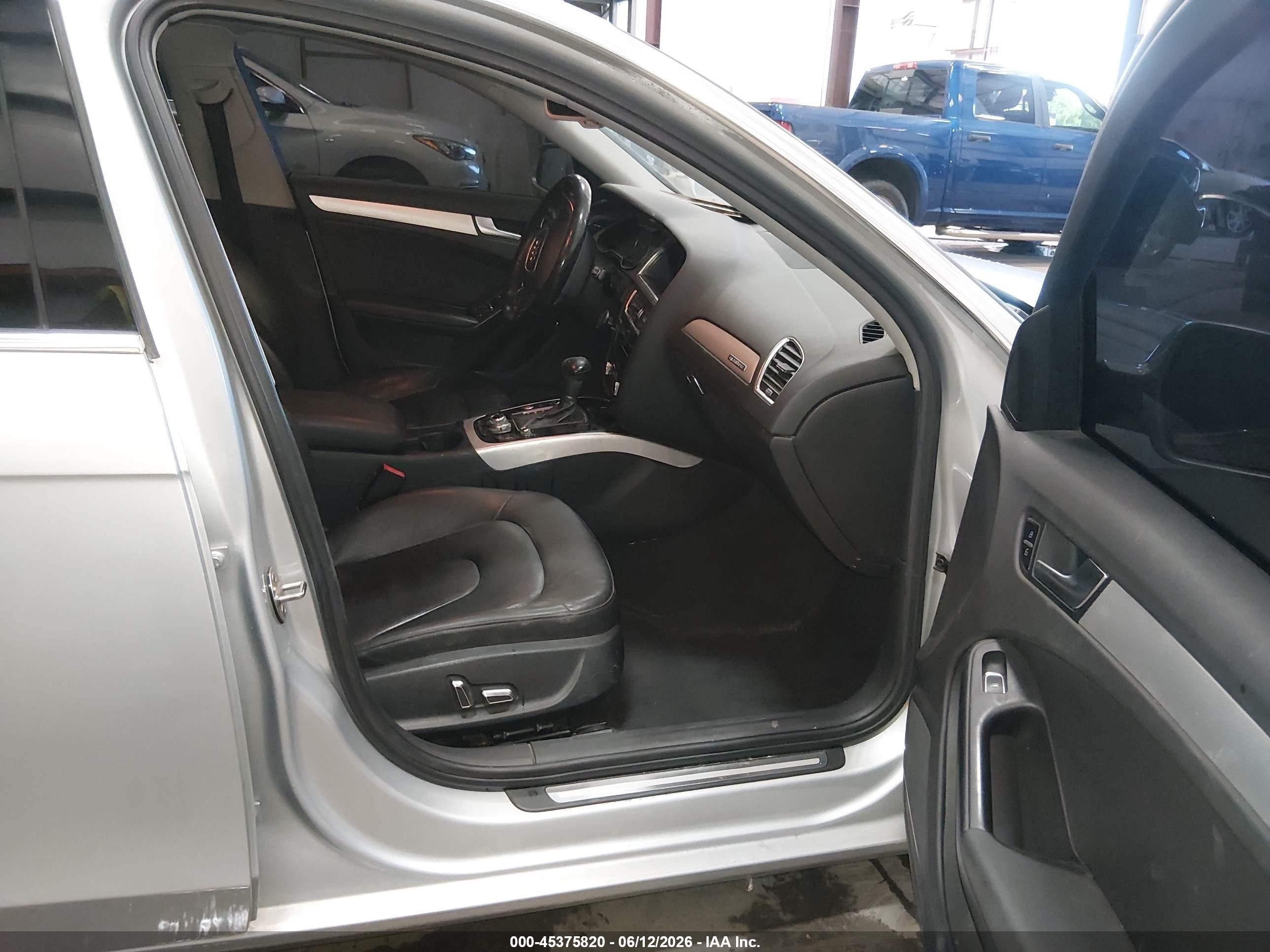 2013 Audi A4 2.0t Premium Silver vin: WAUFFAFL2DN004430