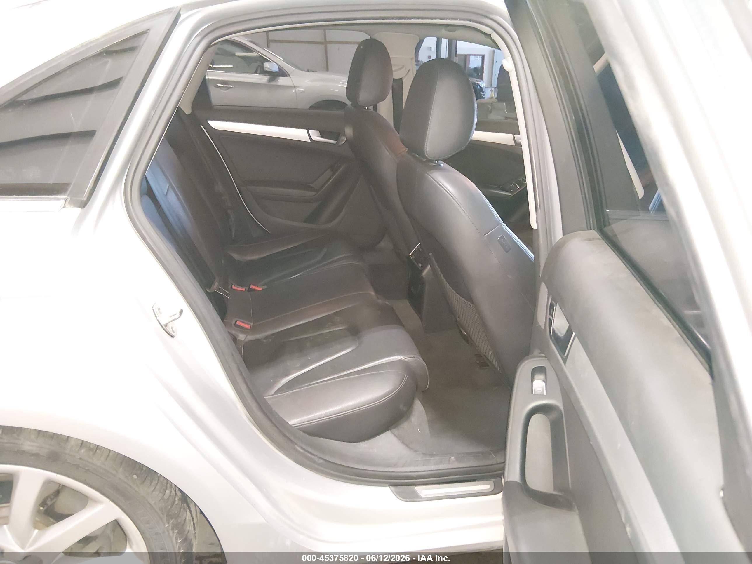 2013 Audi A4 2.0t Premium Silver vin: WAUFFAFL2DN004430