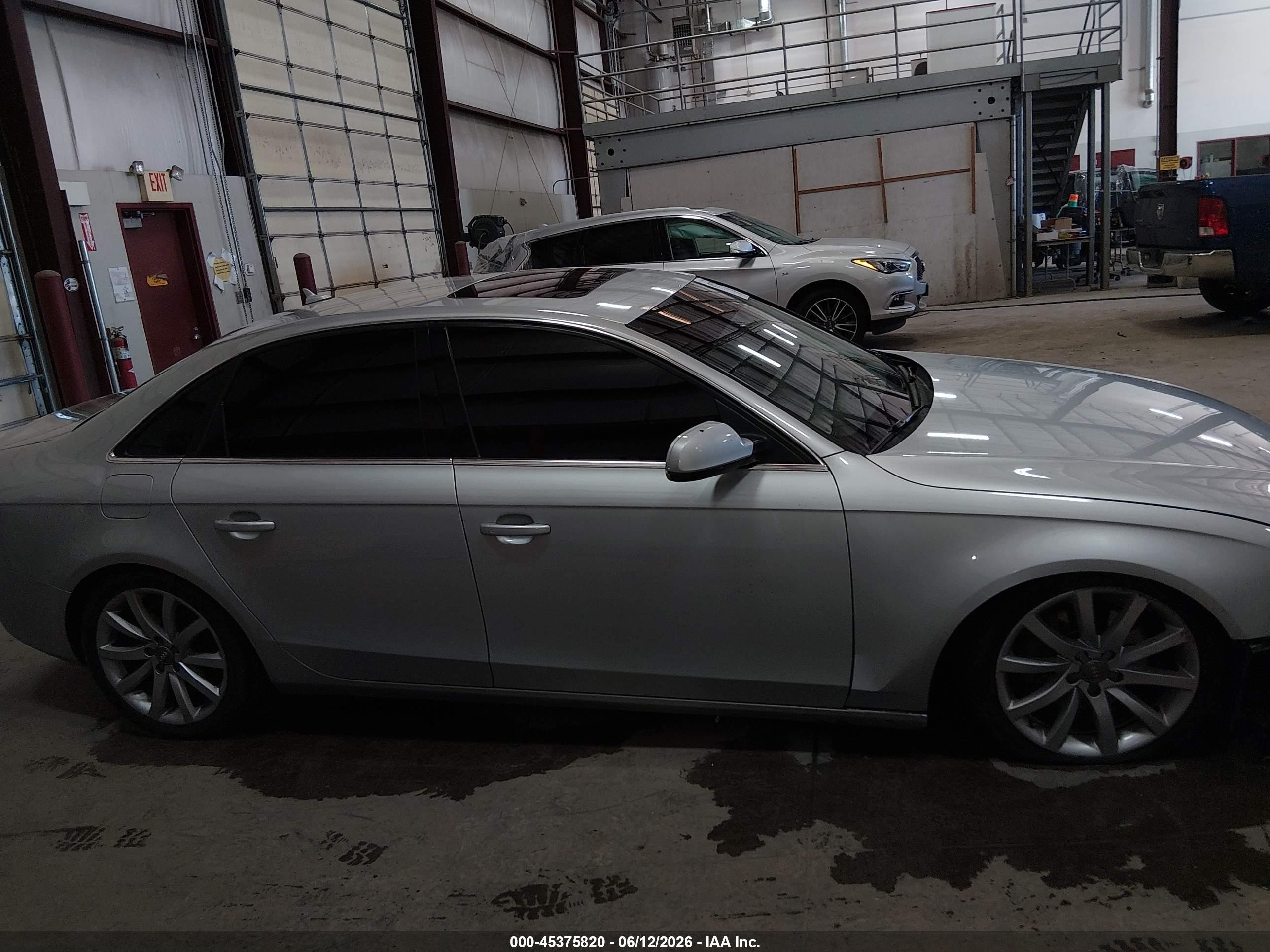 2013 Audi A4 2.0t Premium Silver vin: WAUFFAFL2DN004430