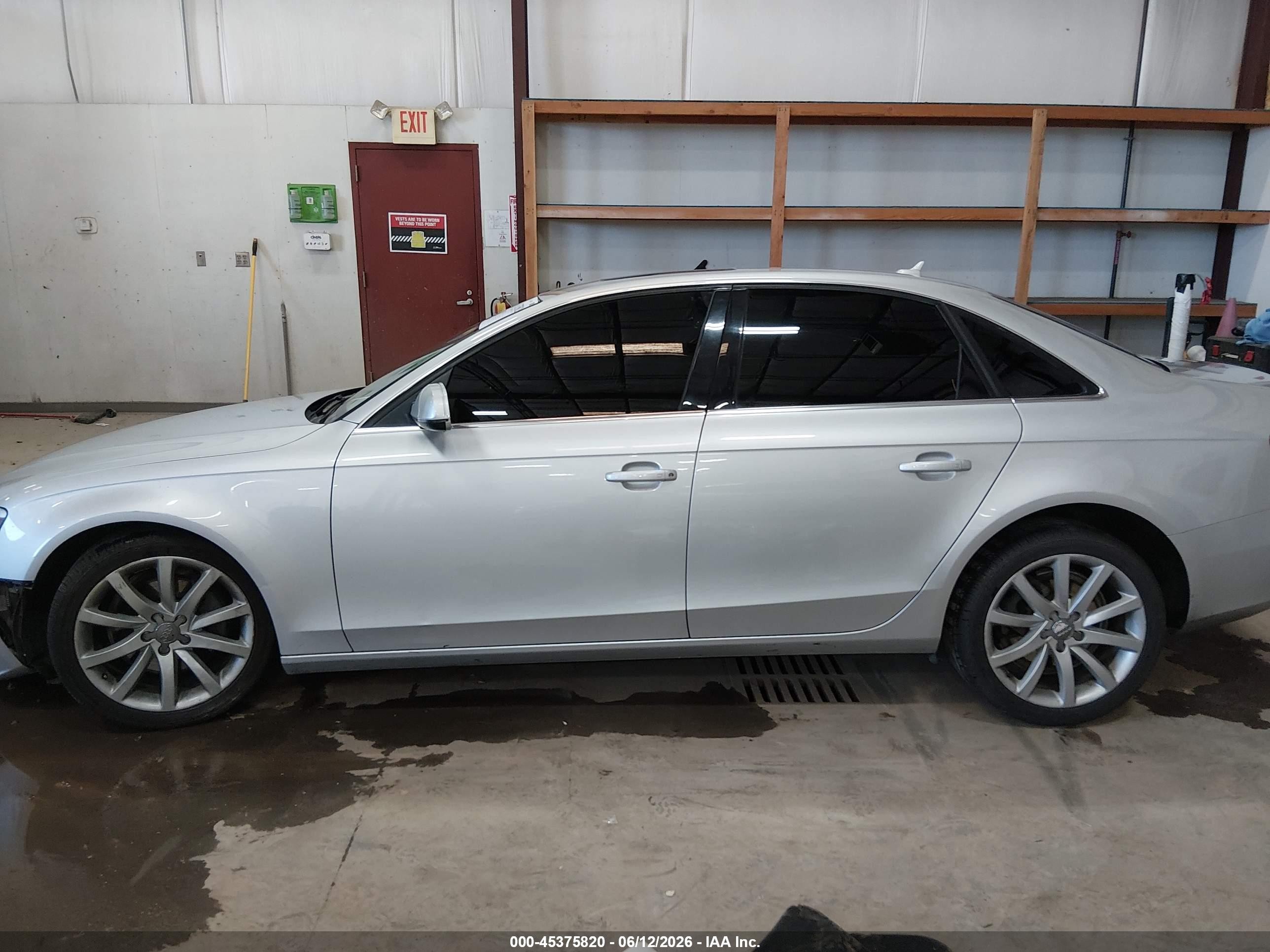 2013 Audi A4 2.0t Premium Silver vin: WAUFFAFL2DN004430