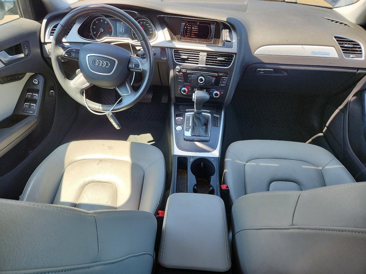 2014 Audi A4 Premium Plus Серебряный vin: WAUFFAFL2EN008270