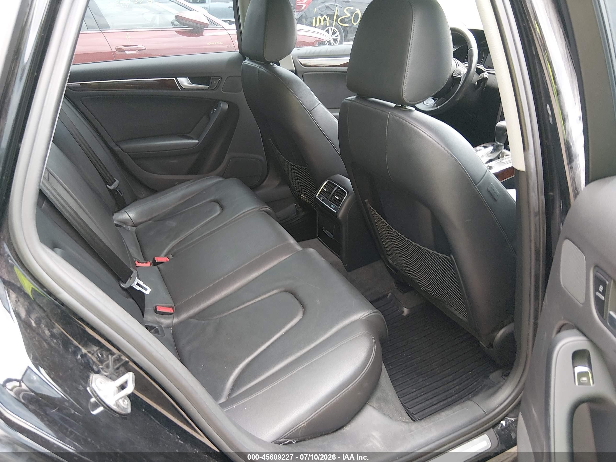 2015 Audi A4 2.0t Premium Черный vin: WAUFFAFL2FN006875