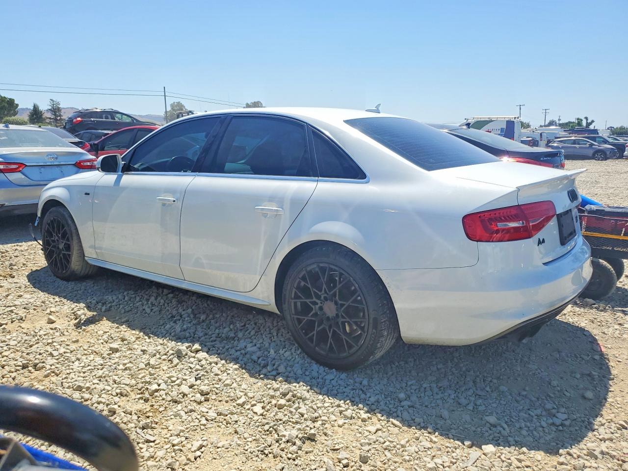 2015 Audi A4 Premium Plus White vin: WAUFFAFL2FN039181