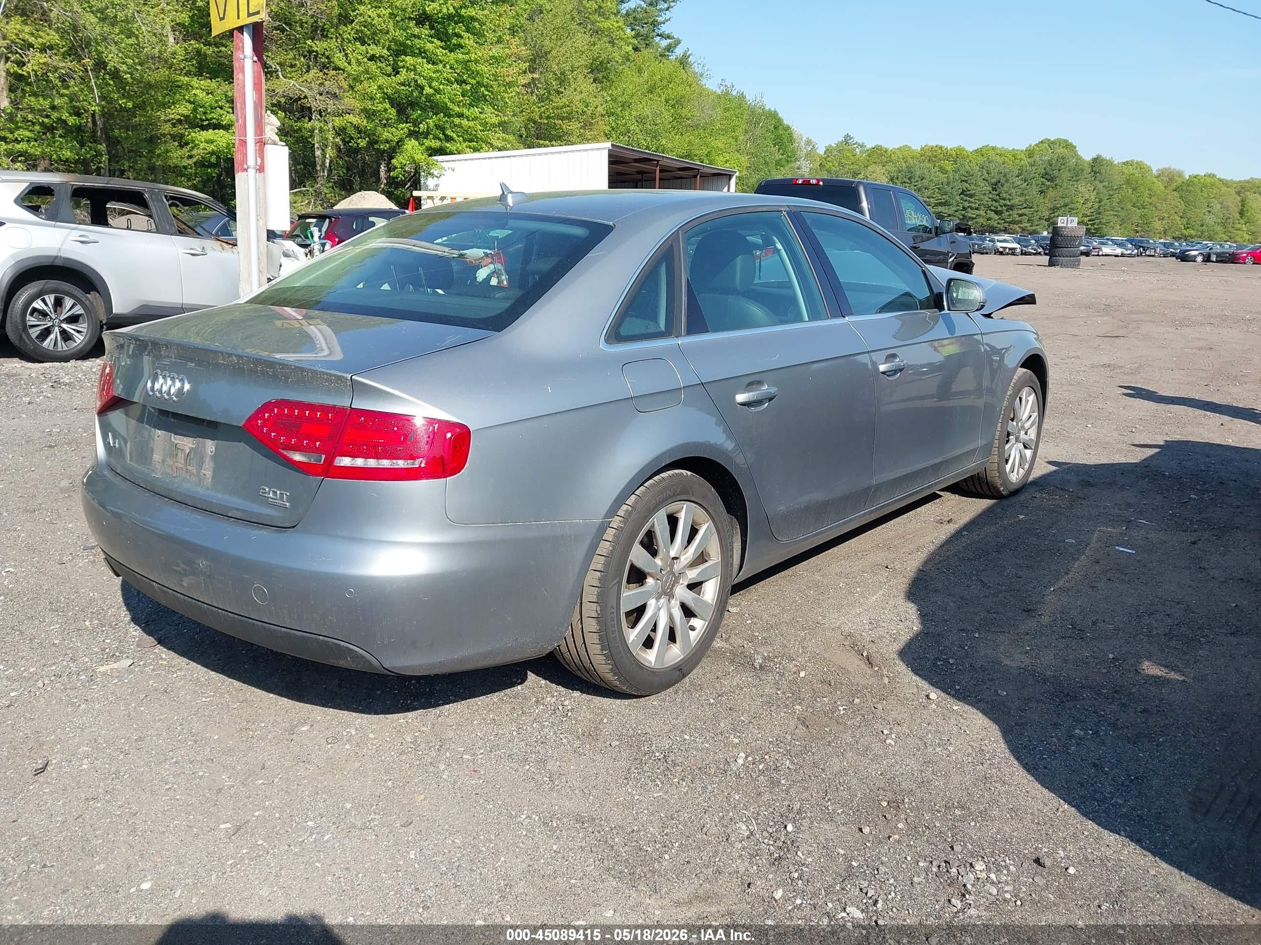 2010 Audi A4 2.0t Premium Silver vin: WAUFFAFL3AN059304