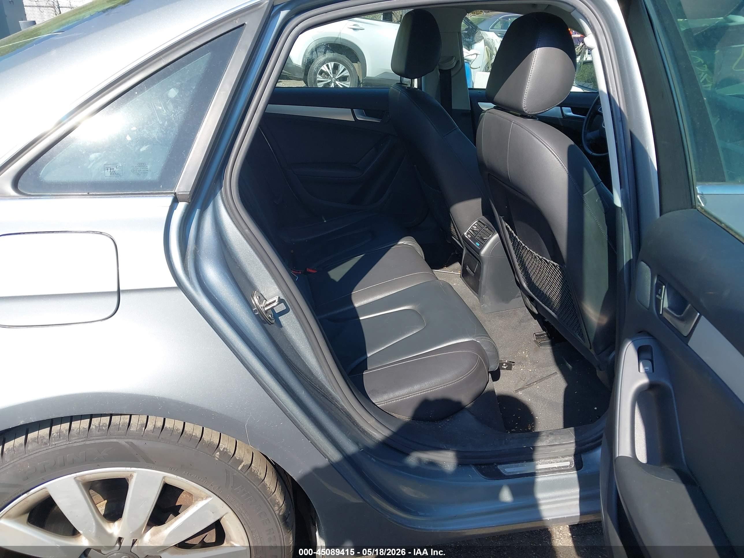 2010 Audi A4 2.0t Premium Silver vin: WAUFFAFL3AN059304