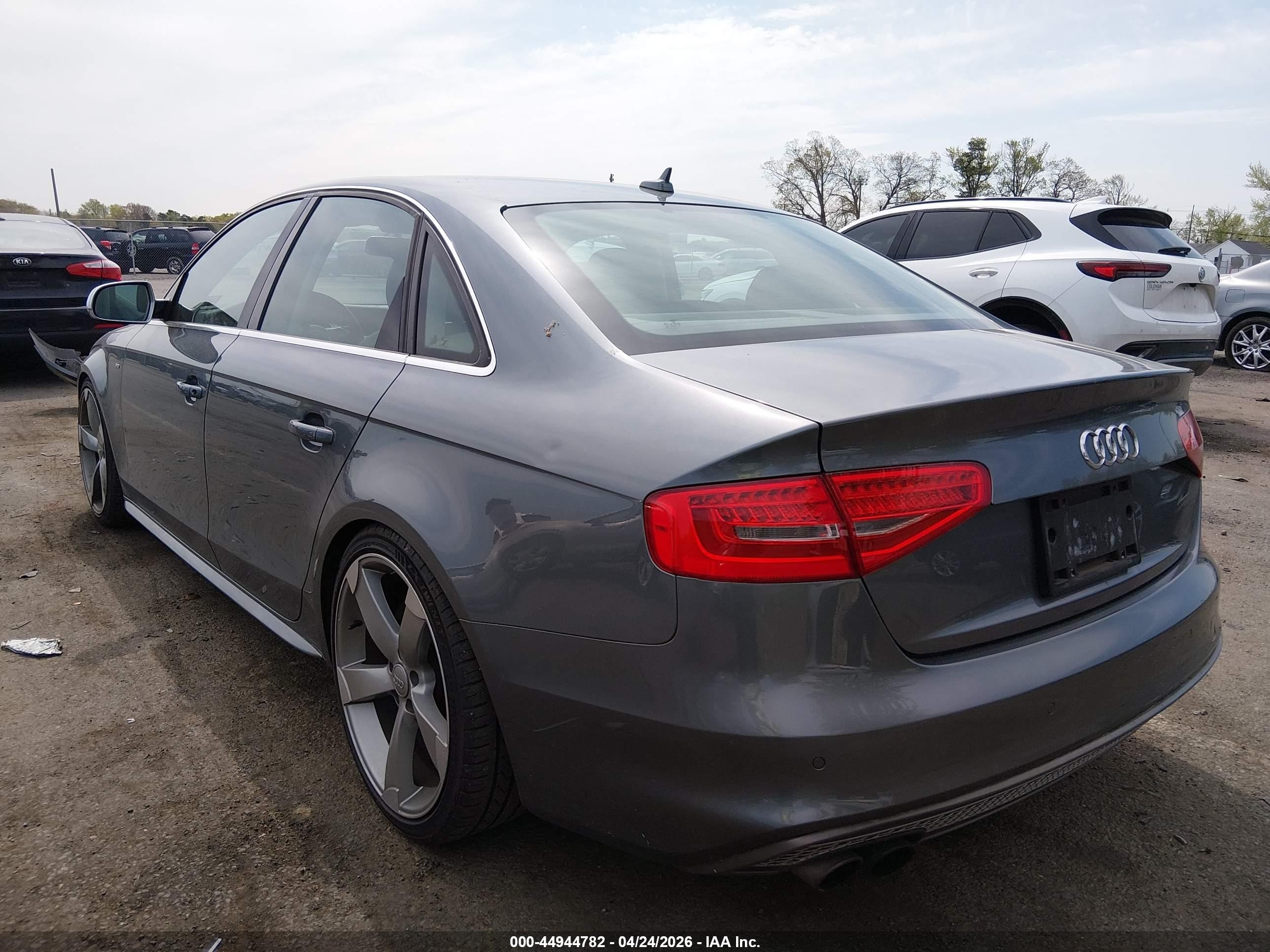2015 Audi A4 2.0t Premium Gray vin: WAUFFAFL3FN018632