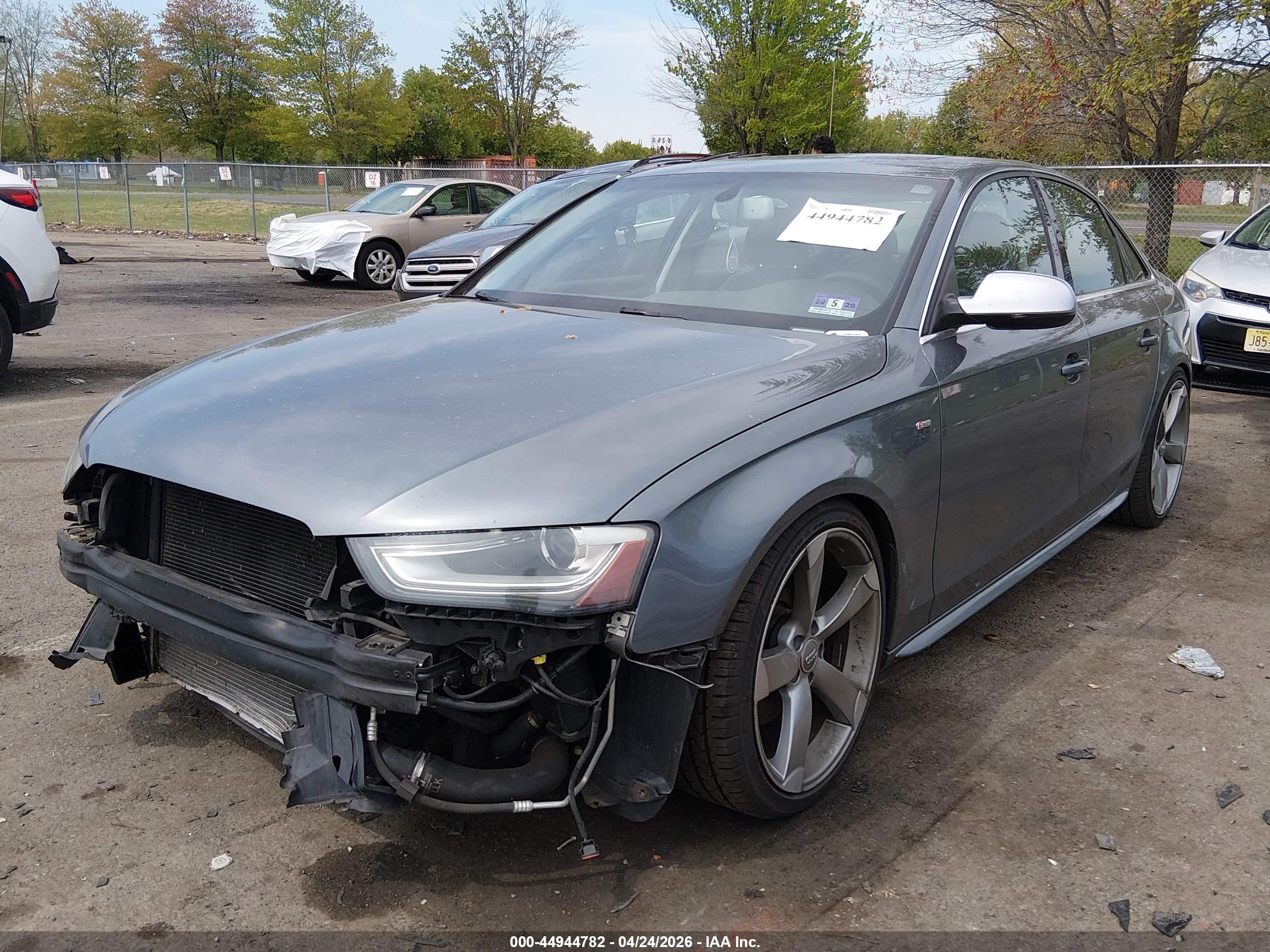 2015 Audi A4 2.0t Premium Gray vin: WAUFFAFL3FN018632
