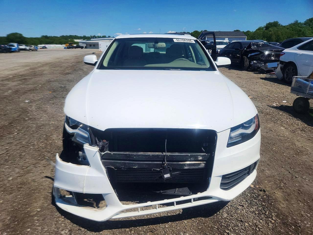 2011 Audi A4 Premium Plus White vin: WAUFFAFL4BA055867