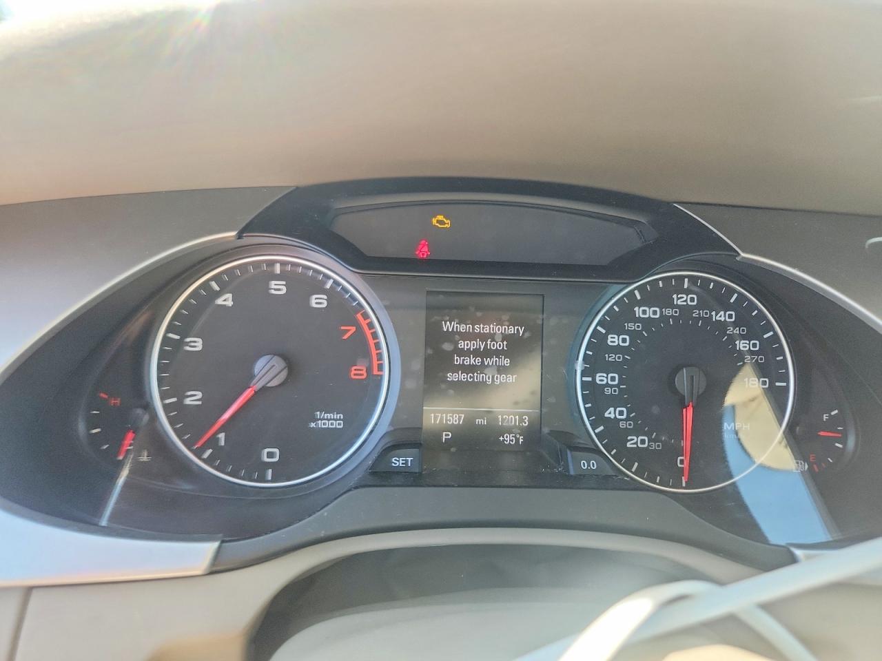 2011 Audi A4 Premium Plus White vin: WAUFFAFL4BA055867