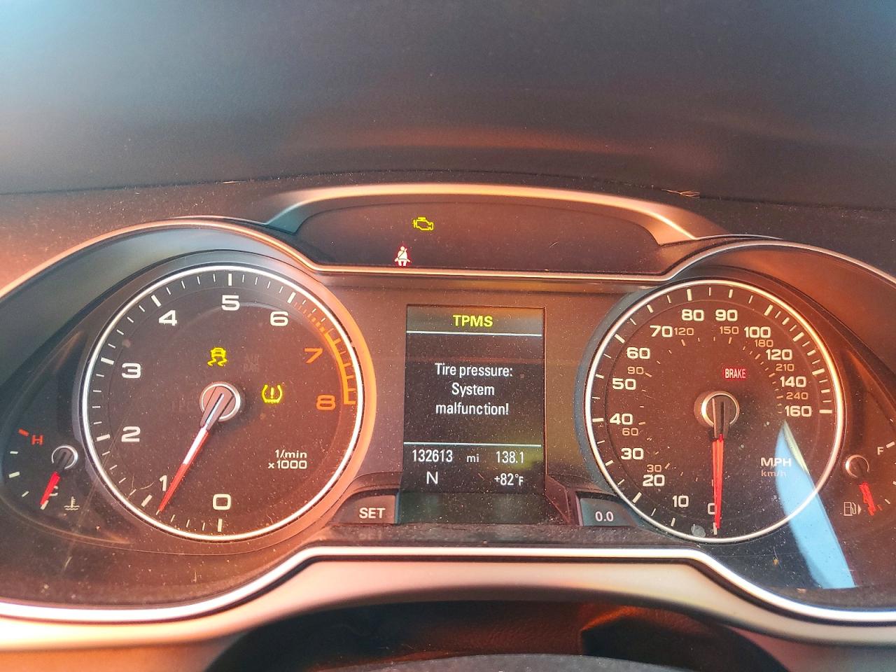 2013 Audi A4 Premium Plus Silver vin: WAUFFAFL4DN007877