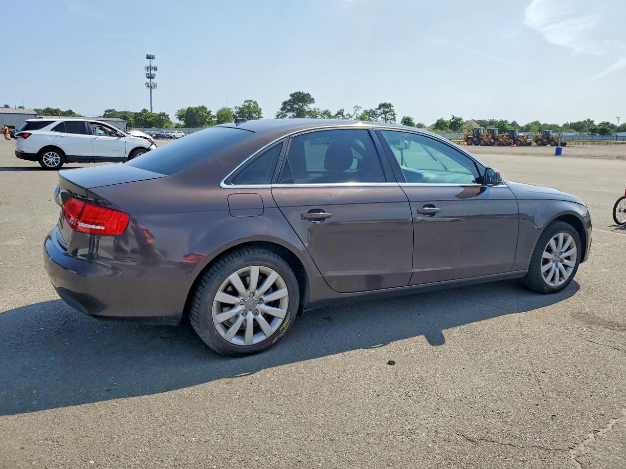 2011 Audi A4 Premium Plus Brown vin: WAUFFAFL5BN027584