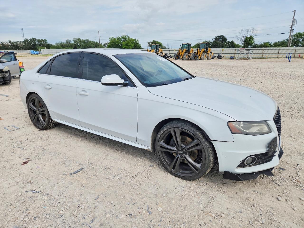 2012 Audi A4 Premium Plus White vin: WAUFFAFL5CN010768