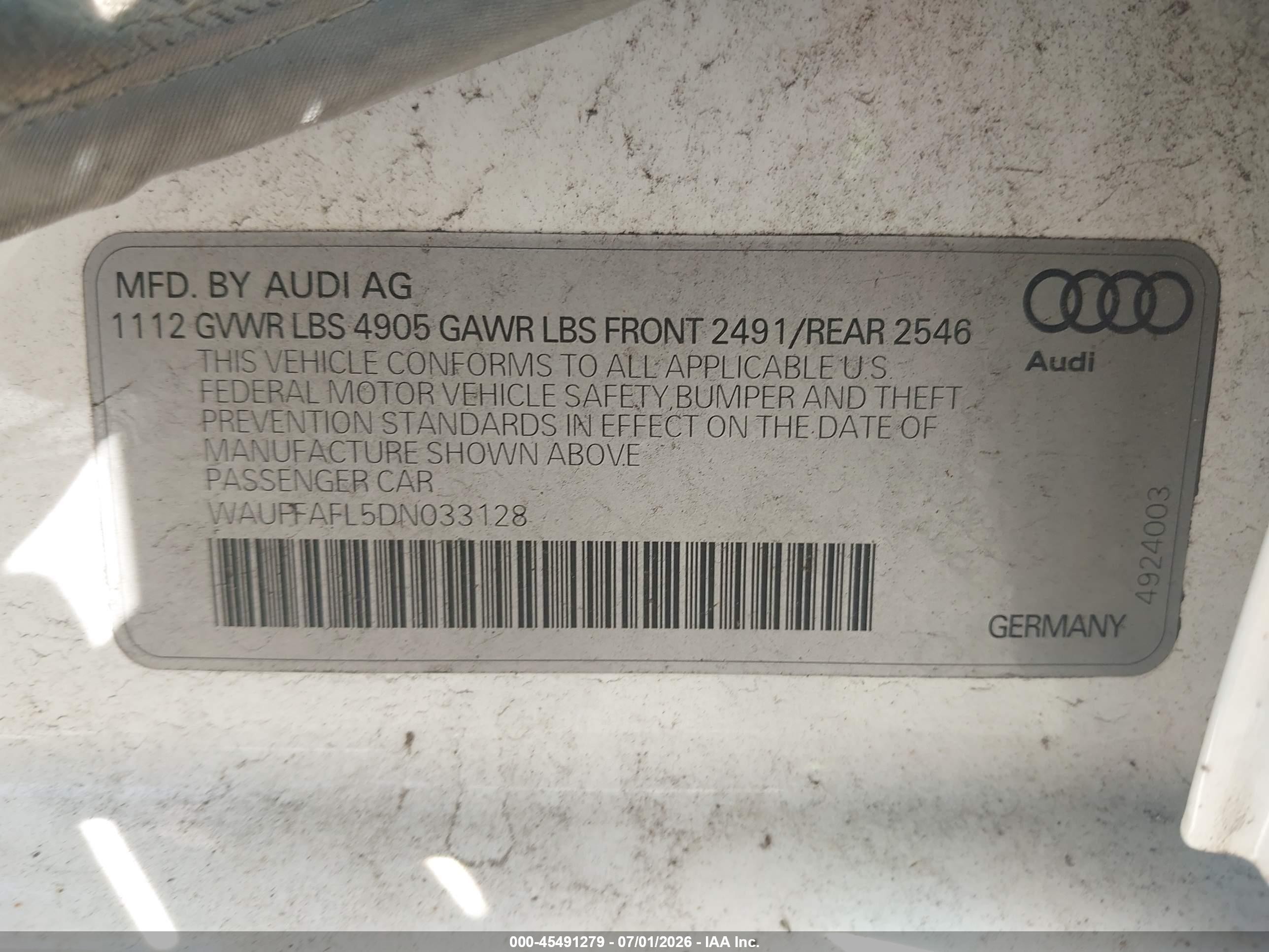 2013 Audi A4 2.0t Premium Белый vin: WAUFFAFL5DN033128
