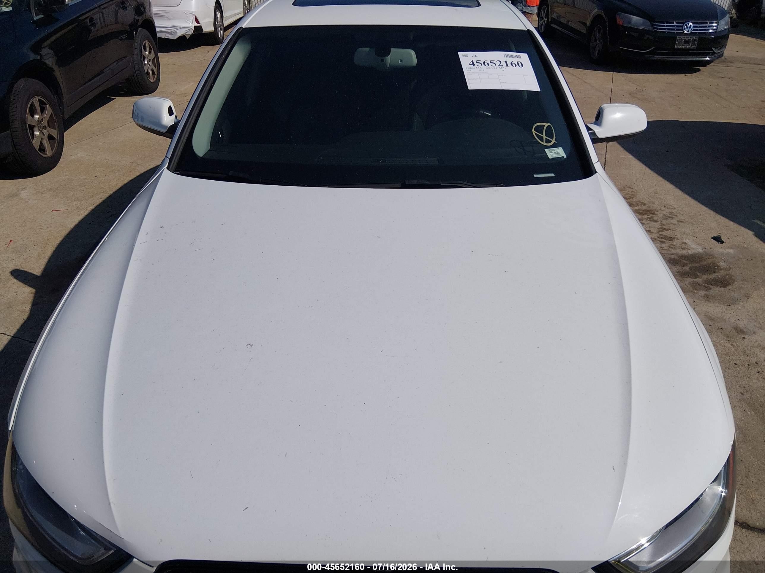 2014 Audi A4 2.0t Premium Белый vin: WAUFFAFL5EN034491