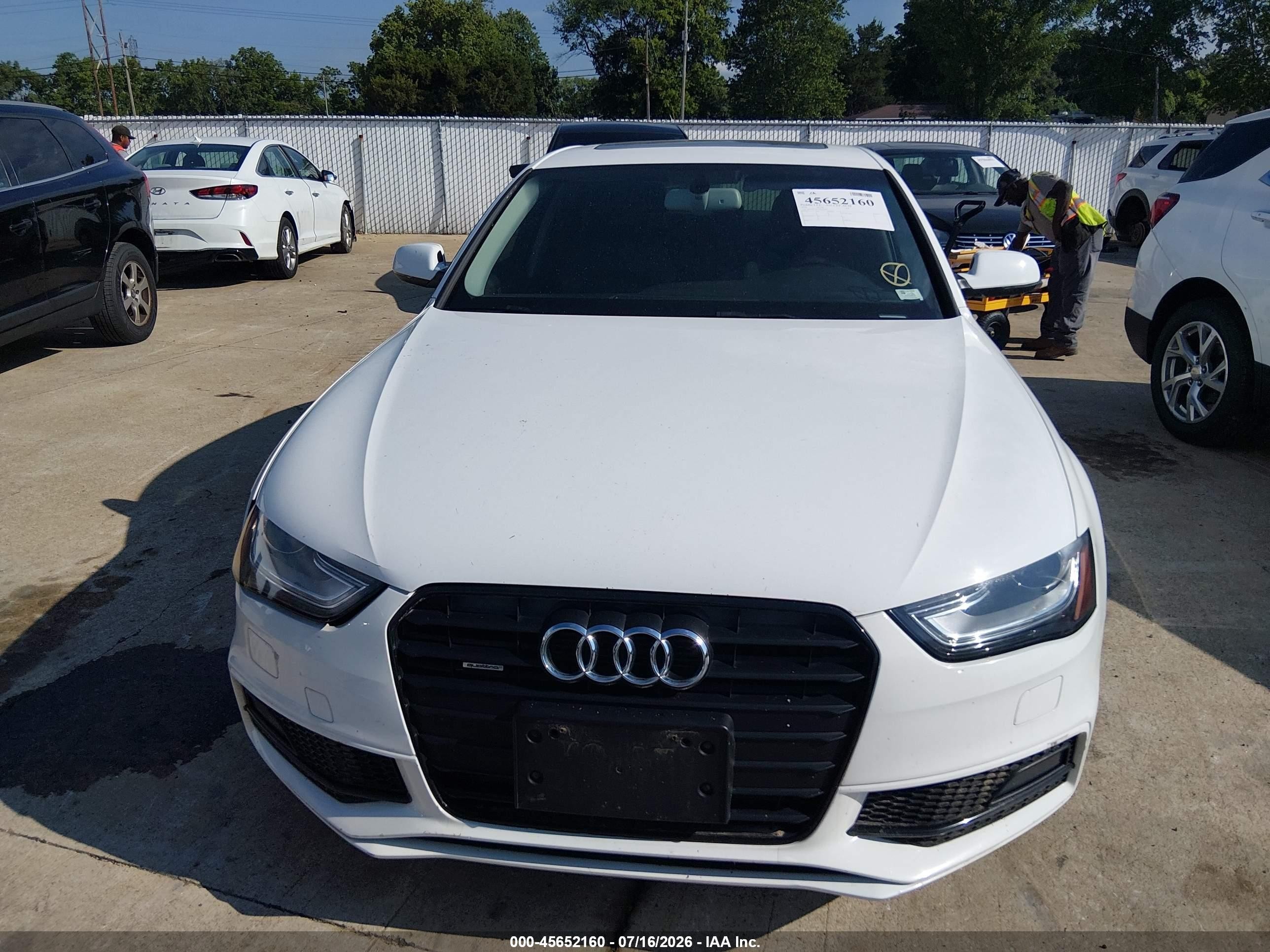 2014 Audi A4 2.0t Premium Белый vin: WAUFFAFL5EN034491