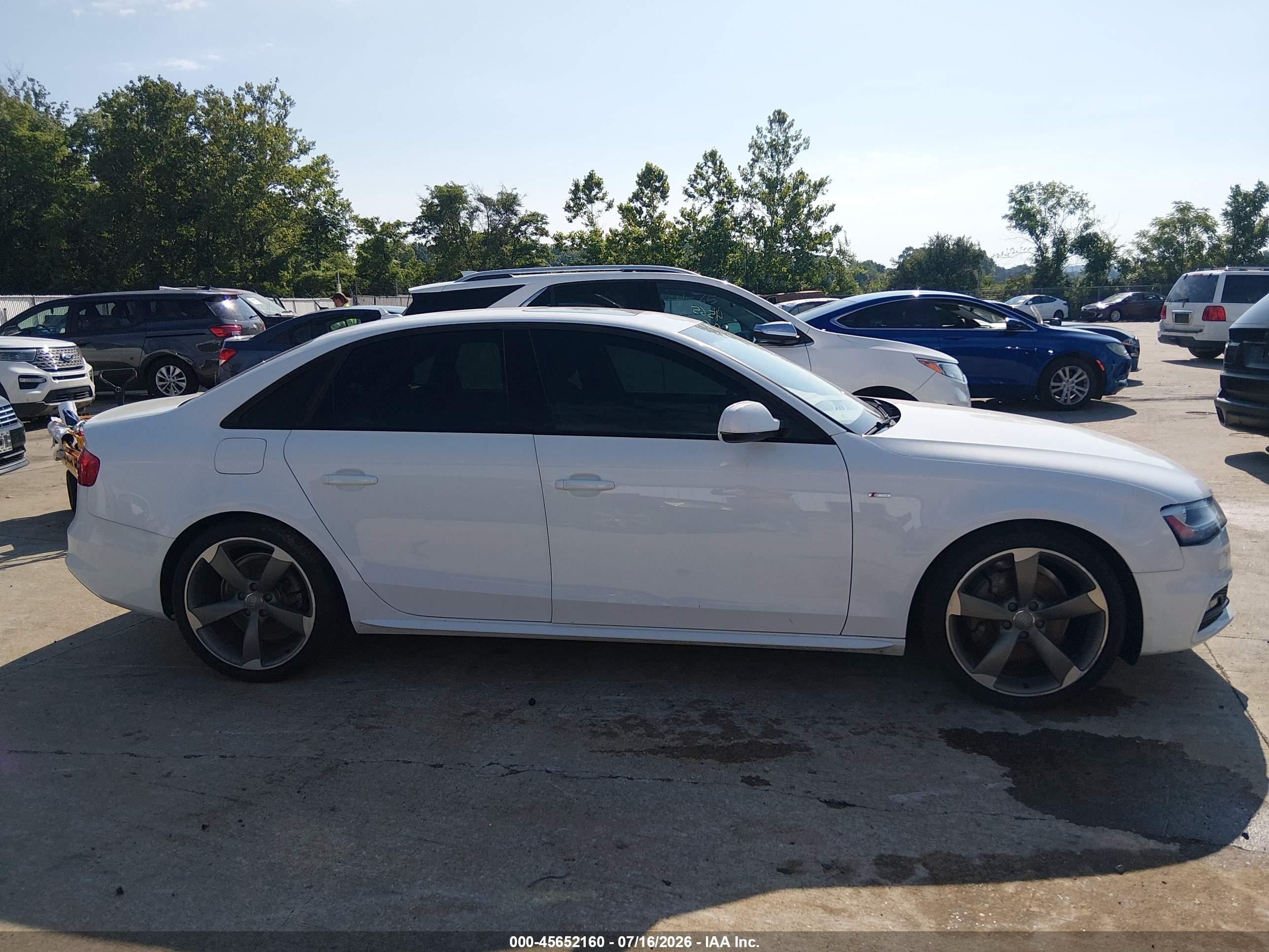 2014 Audi A4 2.0t Premium Белый vin: WAUFFAFL5EN034491