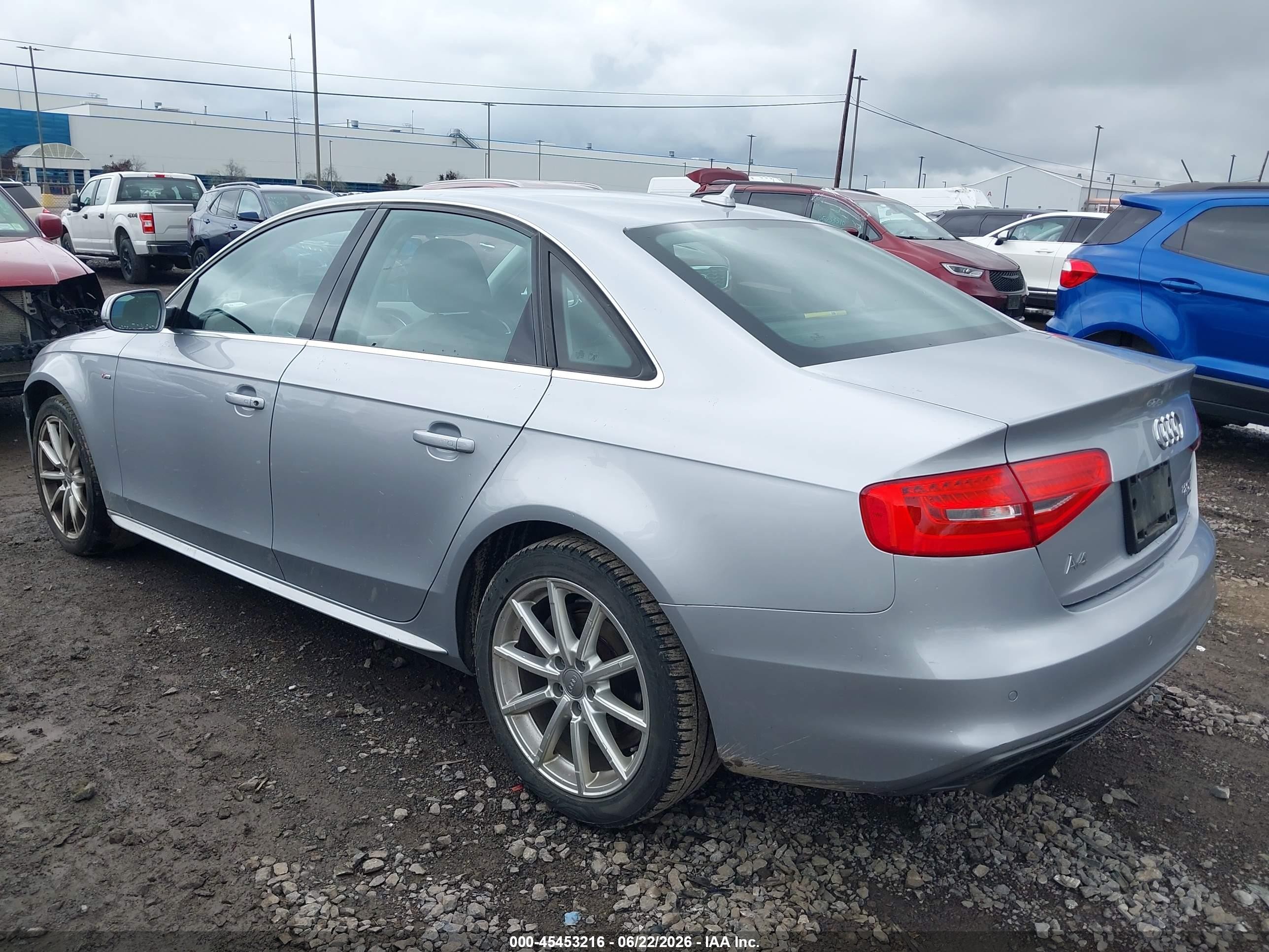 2015 Audi A4 2.0t Premium Серебряный vin: WAUFFAFL5FN005140