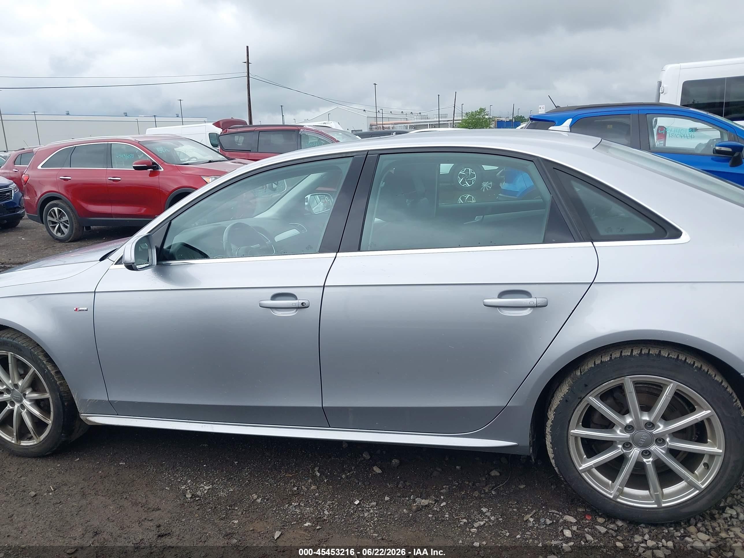 2015 Audi A4 2.0t Premium Серебряный vin: WAUFFAFL5FN005140