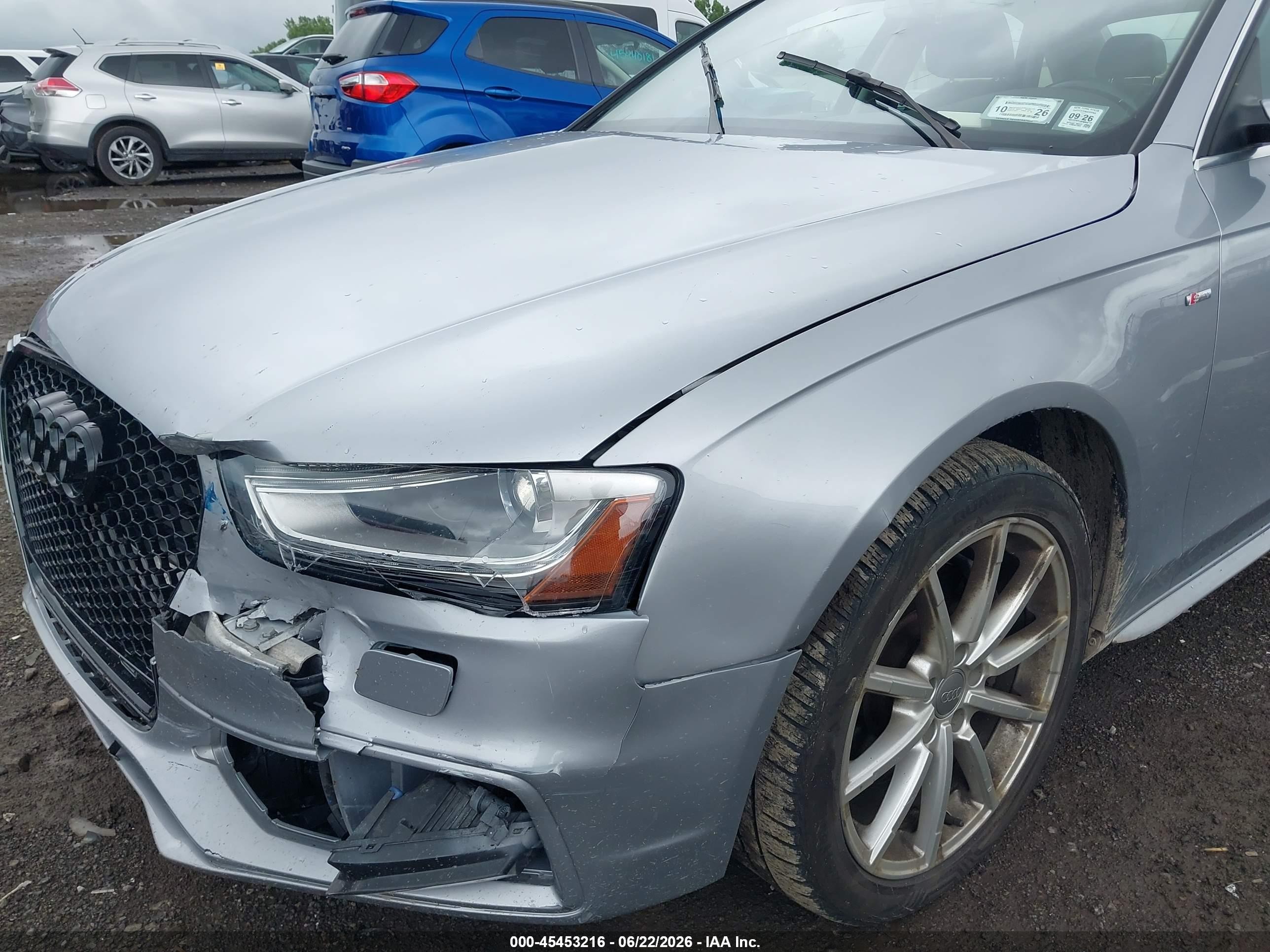 2015 Audi A4 2.0t Premium Серебряный vin: WAUFFAFL5FN005140