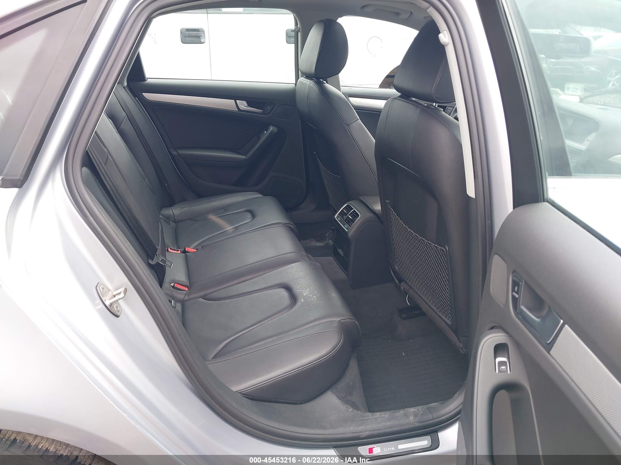 2015 Audi A4 2.0t Premium Серебряный vin: WAUFFAFL5FN005140