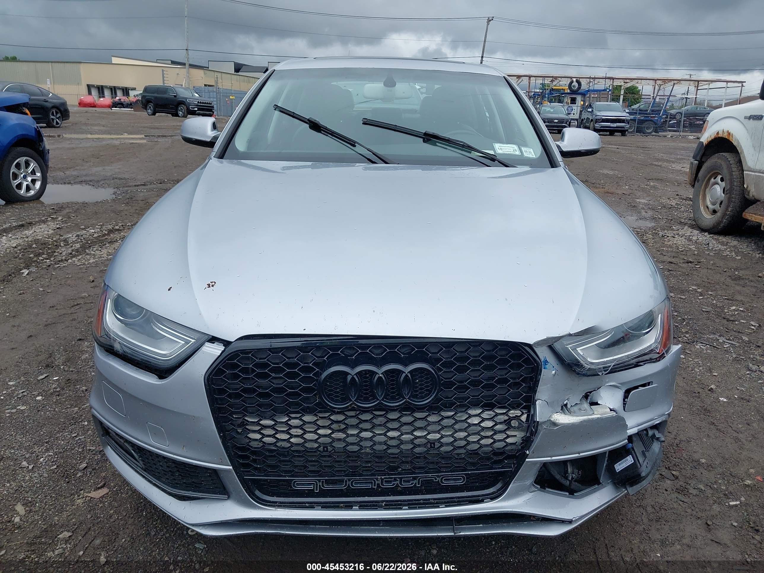 2015 Audi A4 2.0t Premium Серебряный vin: WAUFFAFL5FN005140