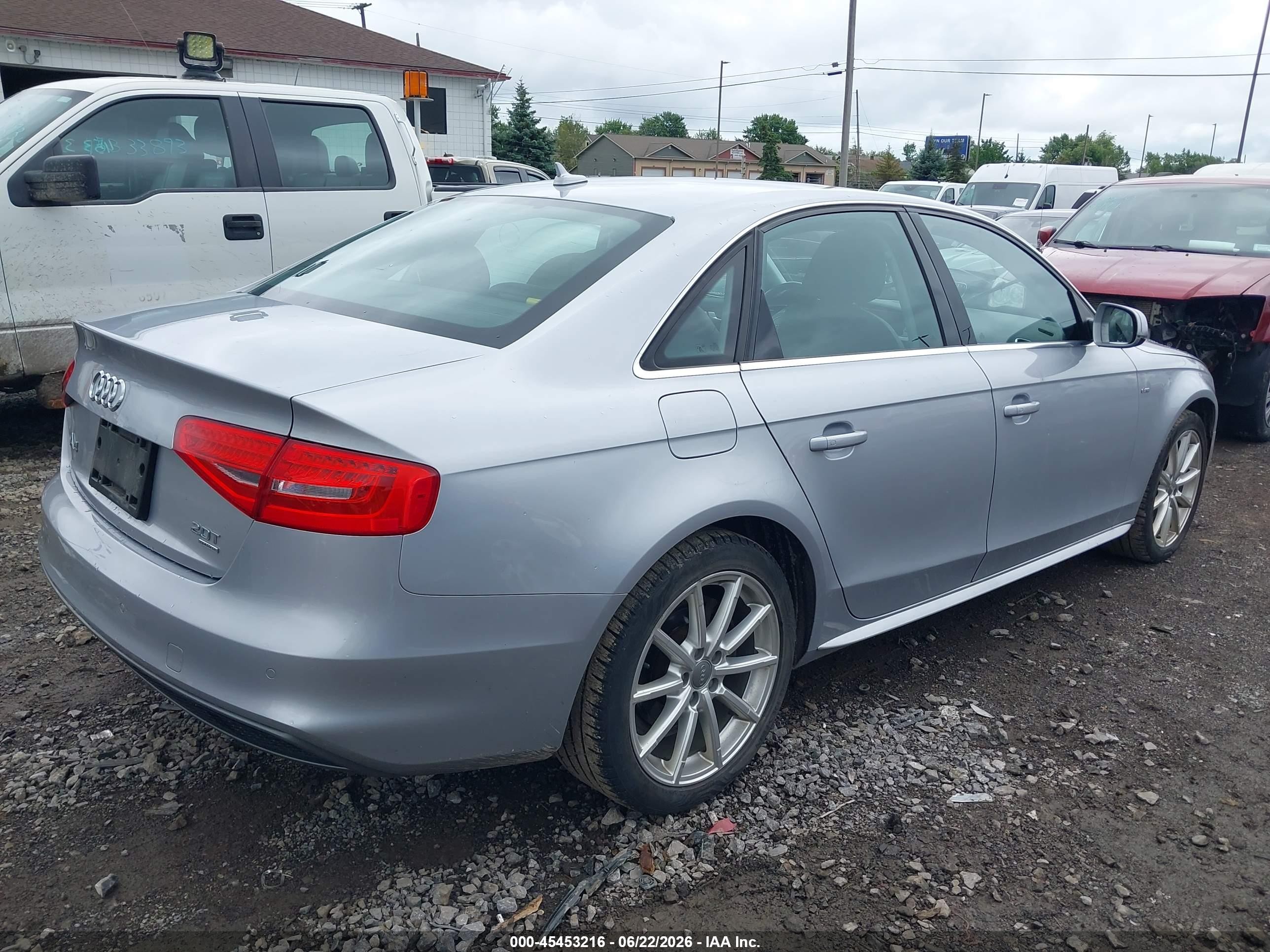 2015 Audi A4 2.0t Premium Серебряный vin: WAUFFAFL5FN005140
