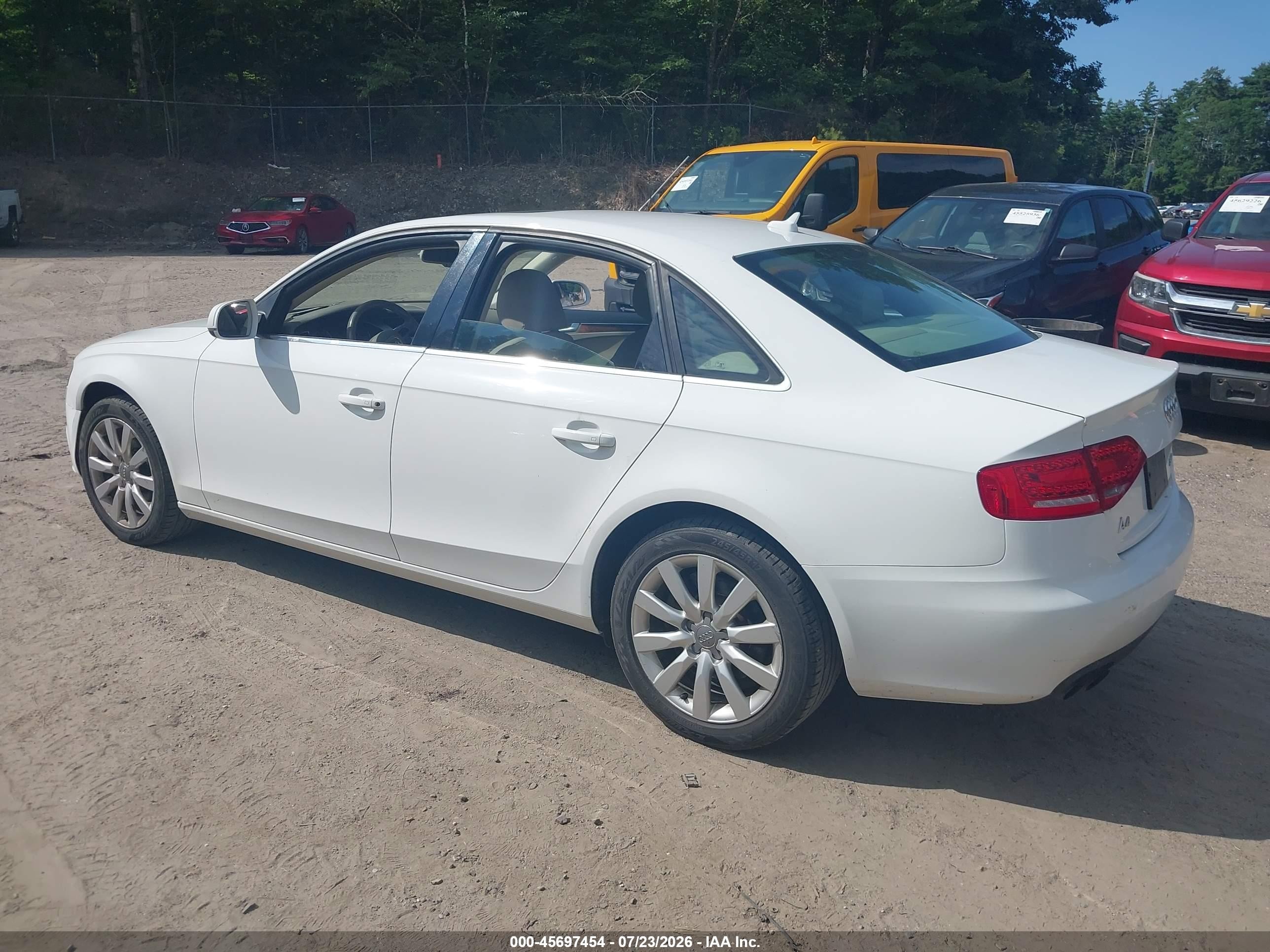 2011 Audi A4 2.0t Premium White vin: WAUFFAFL6BN032065