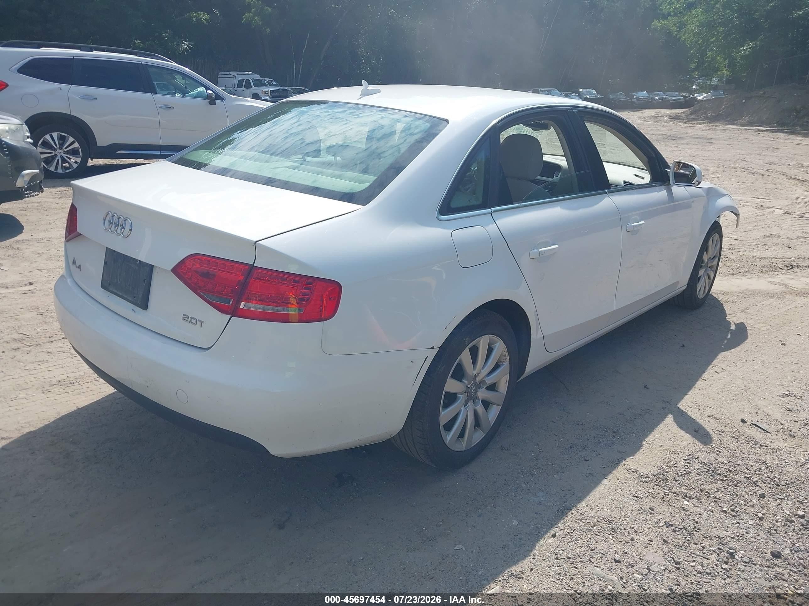 2011 Audi A4 2.0t Premium White vin: WAUFFAFL6BN032065