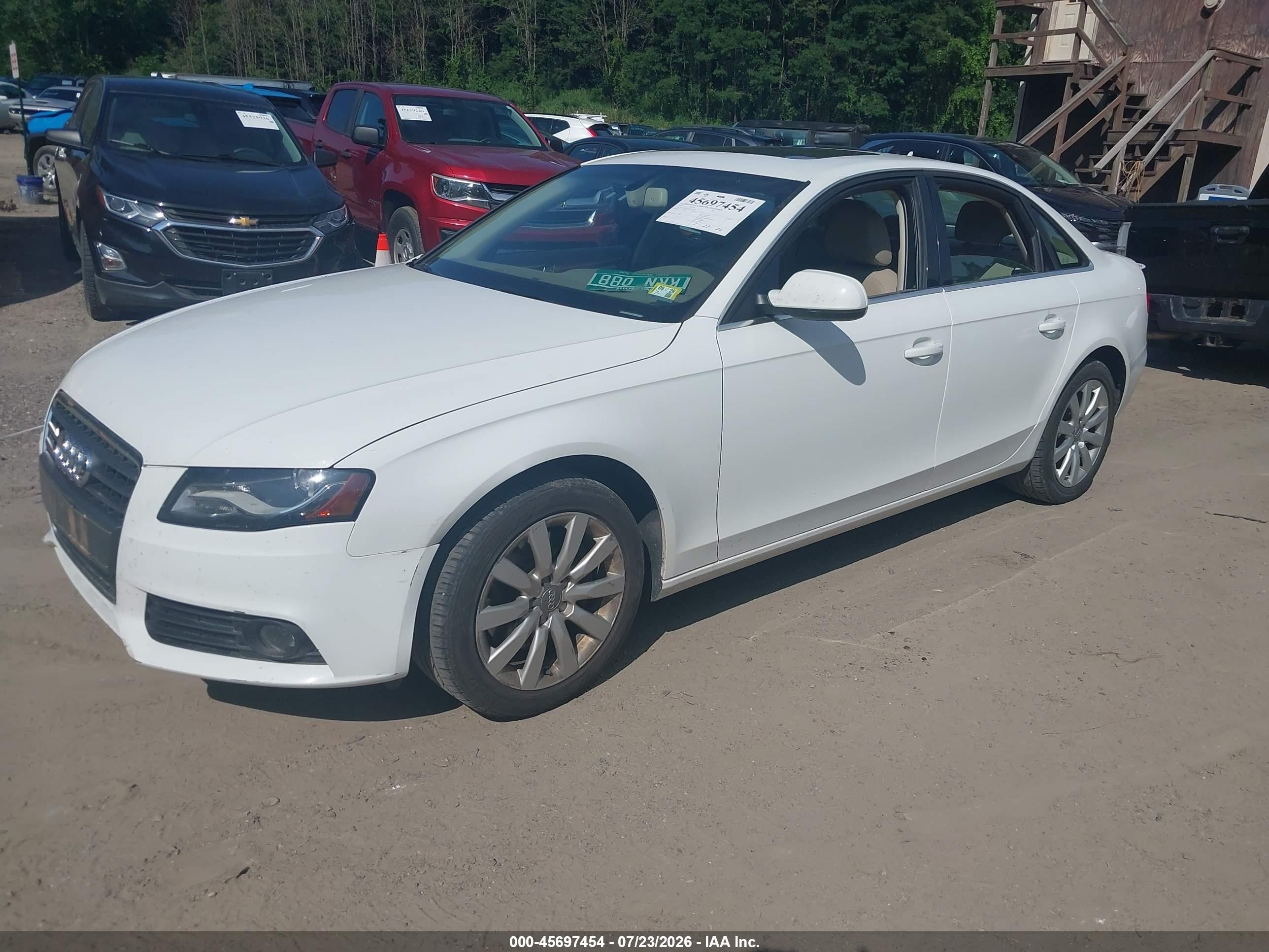 2011 Audi A4 2.0t Premium White vin: WAUFFAFL6BN032065