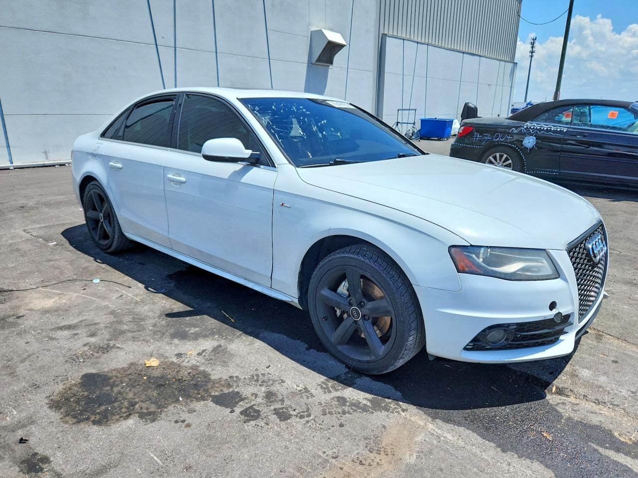 2012 Audi A4 Premium Plus Белый vin: WAUFFAFL6CN013436