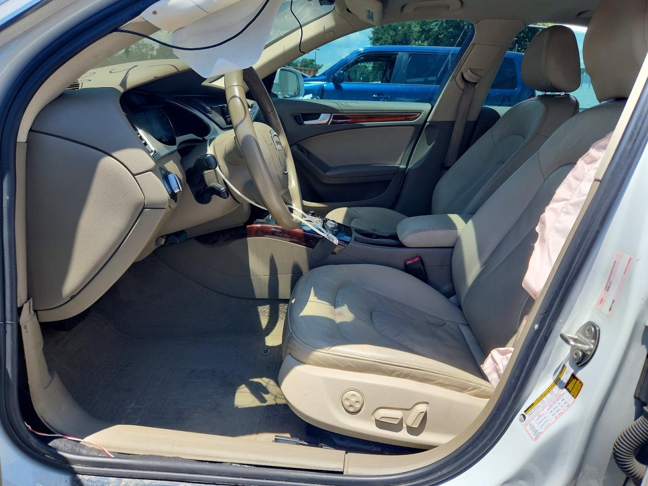 2012 Audi A4 Premium Plus Белый vin: WAUFFAFL6CN013436