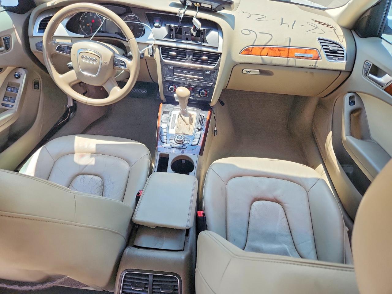 2012 Audi A4 Premium Plus Белый vin: WAUFFAFL6CN013436
