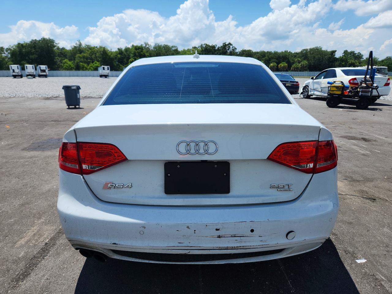 2012 Audi A4 Premium Plus Белый vin: WAUFFAFL6CN013436