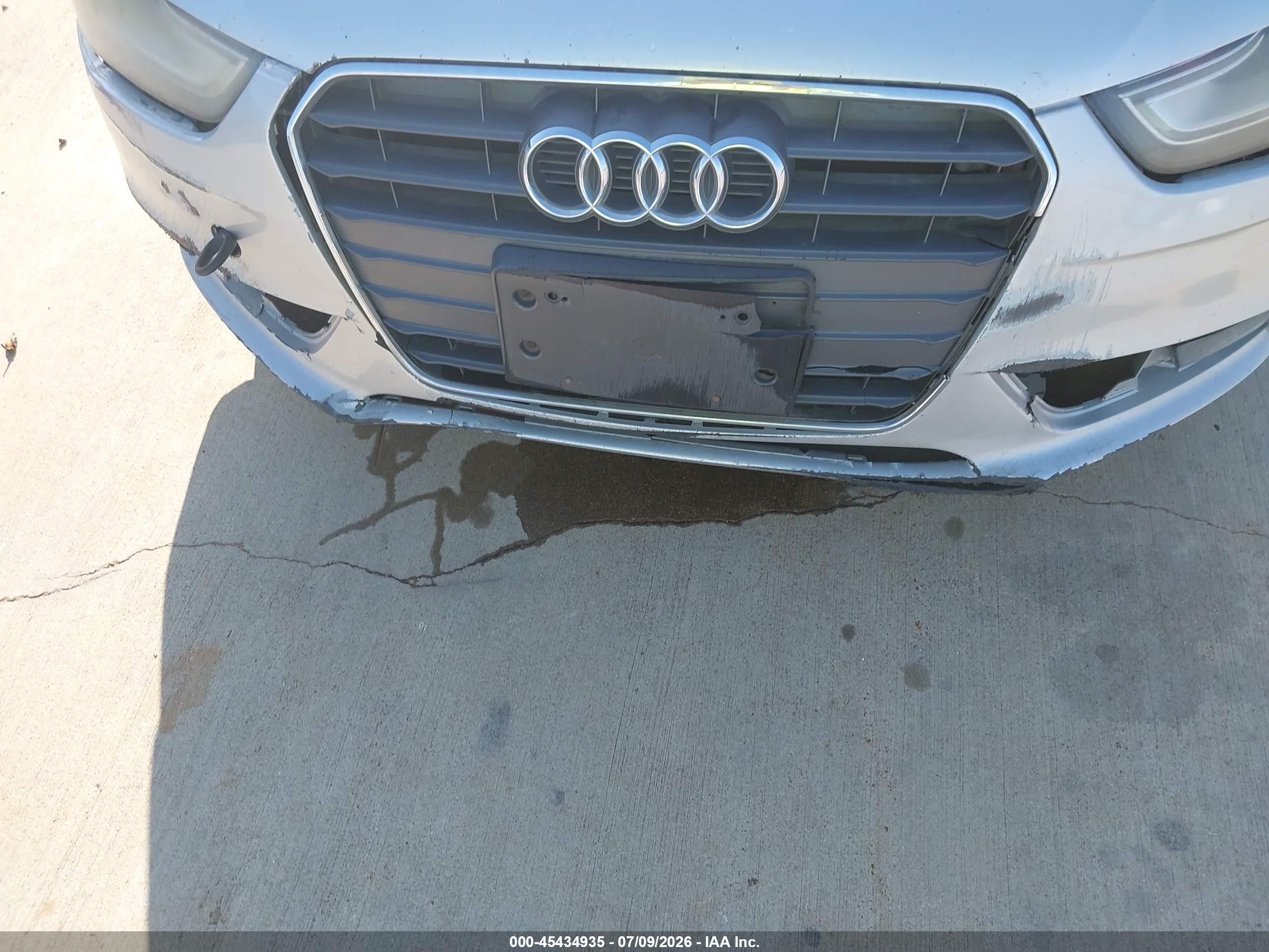 2013 Audi A4 2.0t Premium Серебряный vin: WAUFFAFL6DN006326