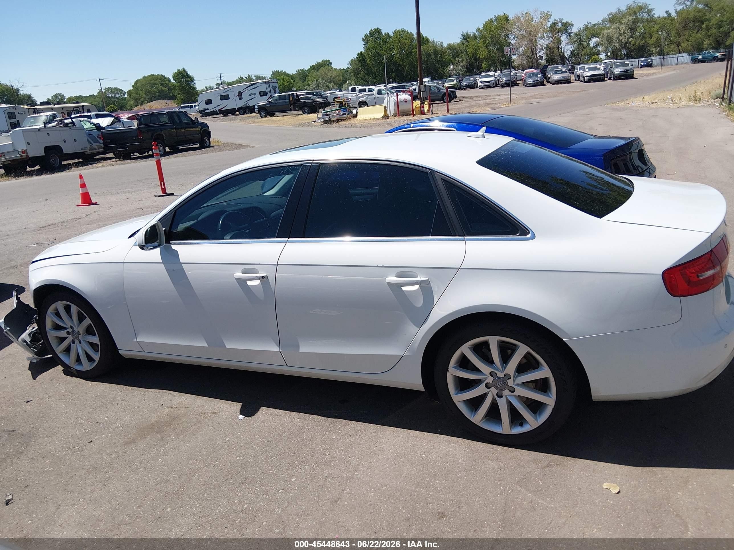 2013 Audi A4 2.0t Premium White vin: WAUFFAFL6DN009047