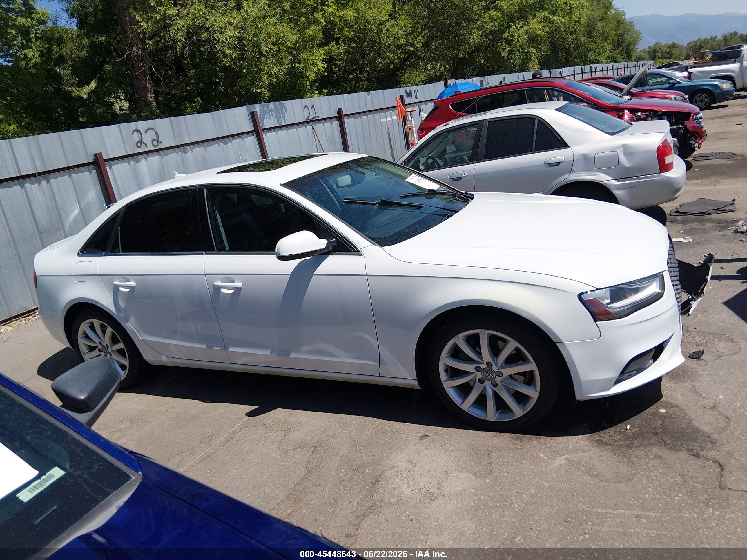 2013 Audi A4 2.0t Premium White vin: WAUFFAFL6DN009047